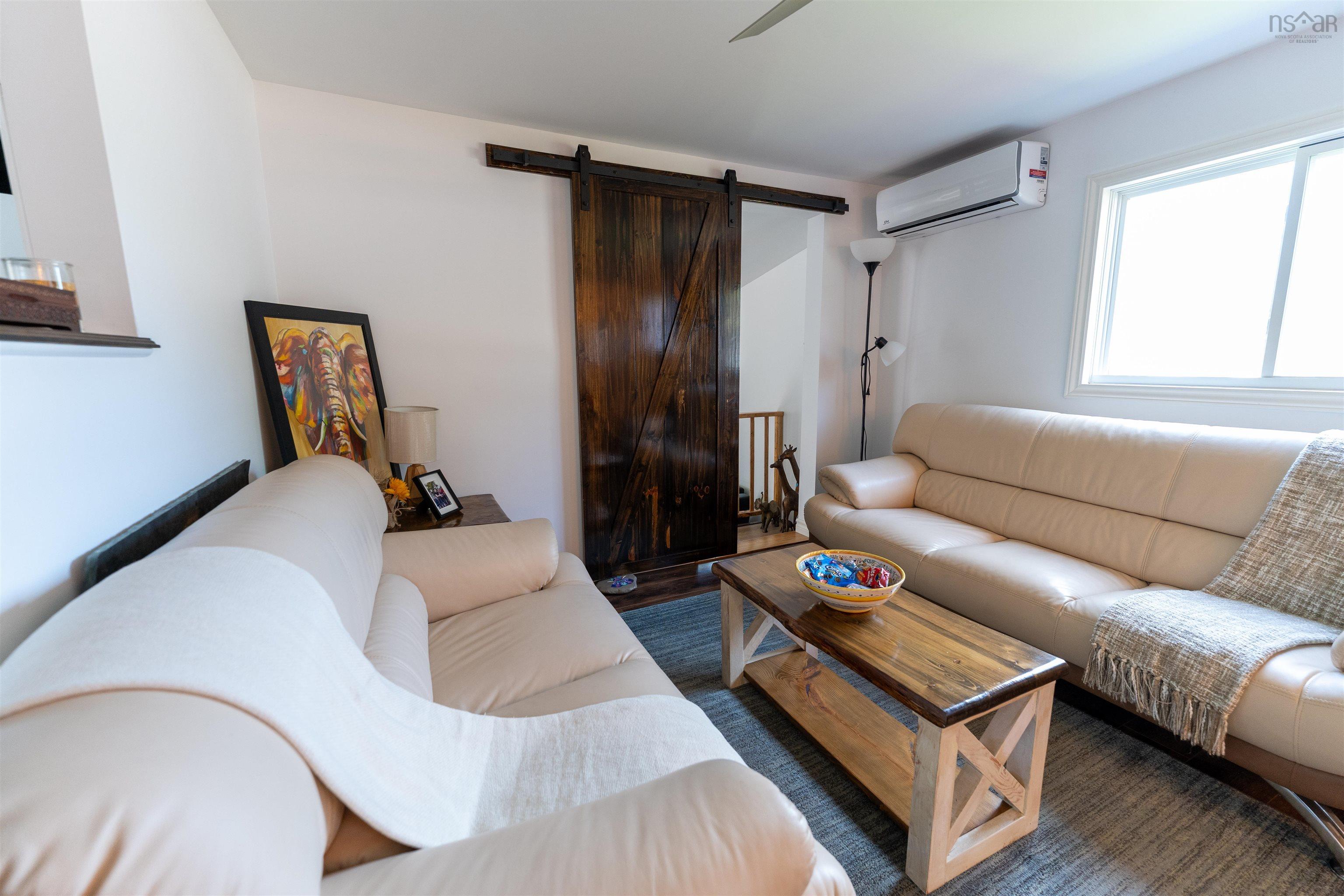 $420,000.00: 201 10430 Highway 201 Highway W, Meadowvale