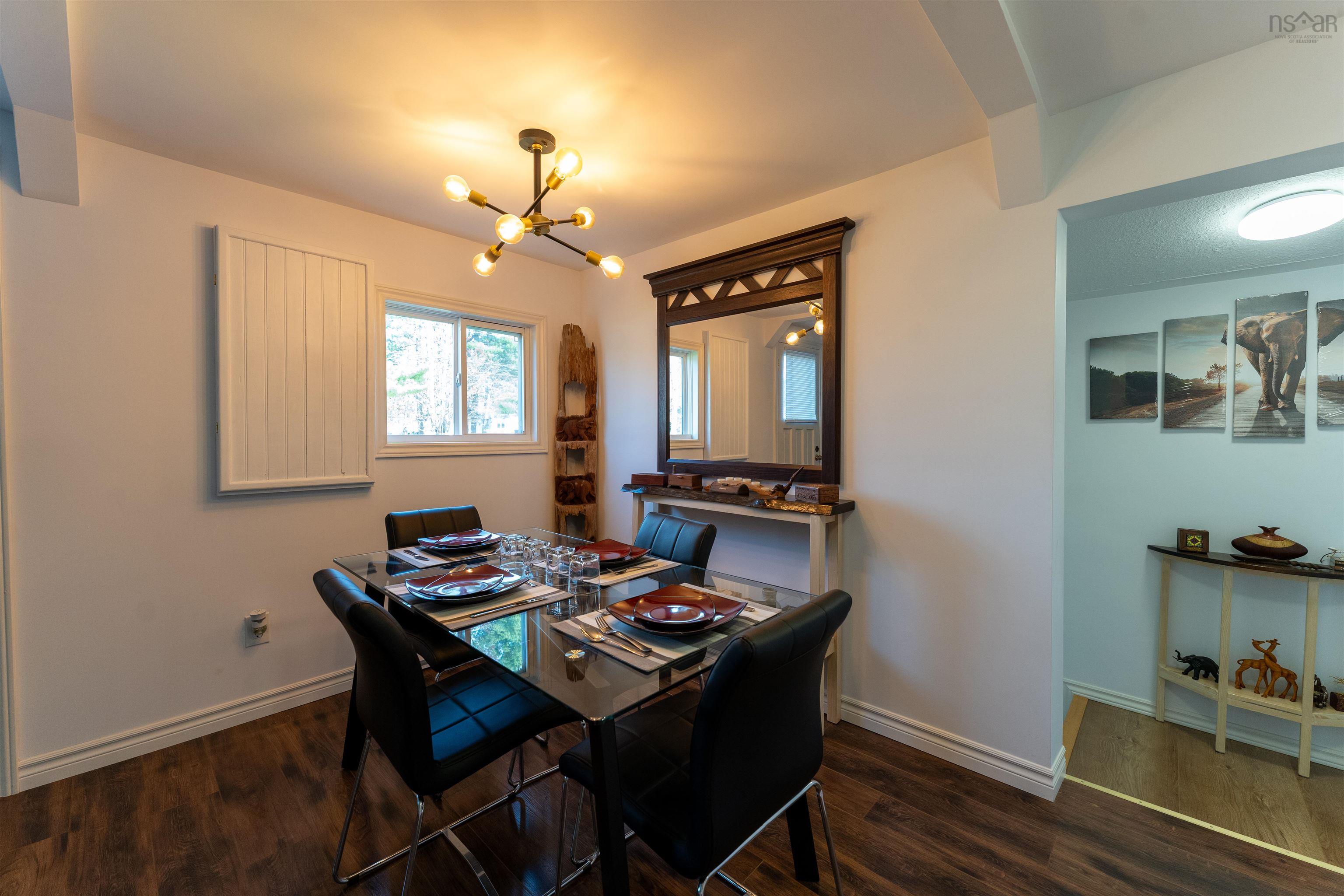 $420,000.00: 201 10430 Highway 201 Highway W, Meadowvale