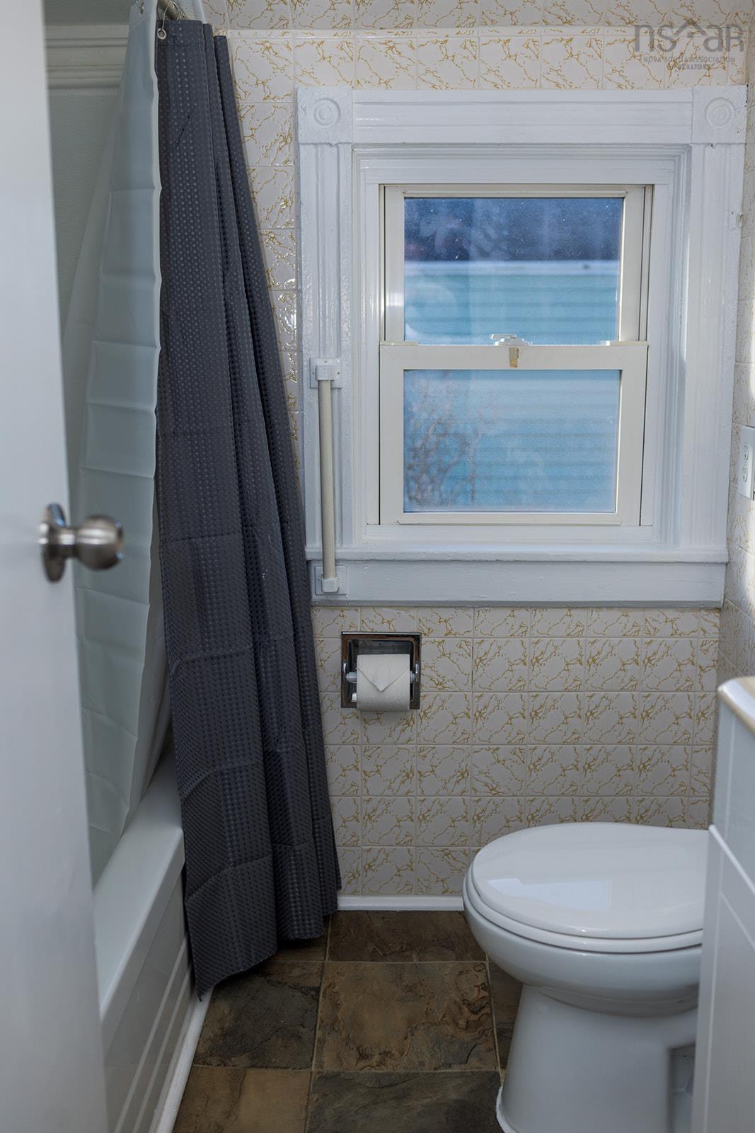 $99,999.00: 366 King Street, New Waterford