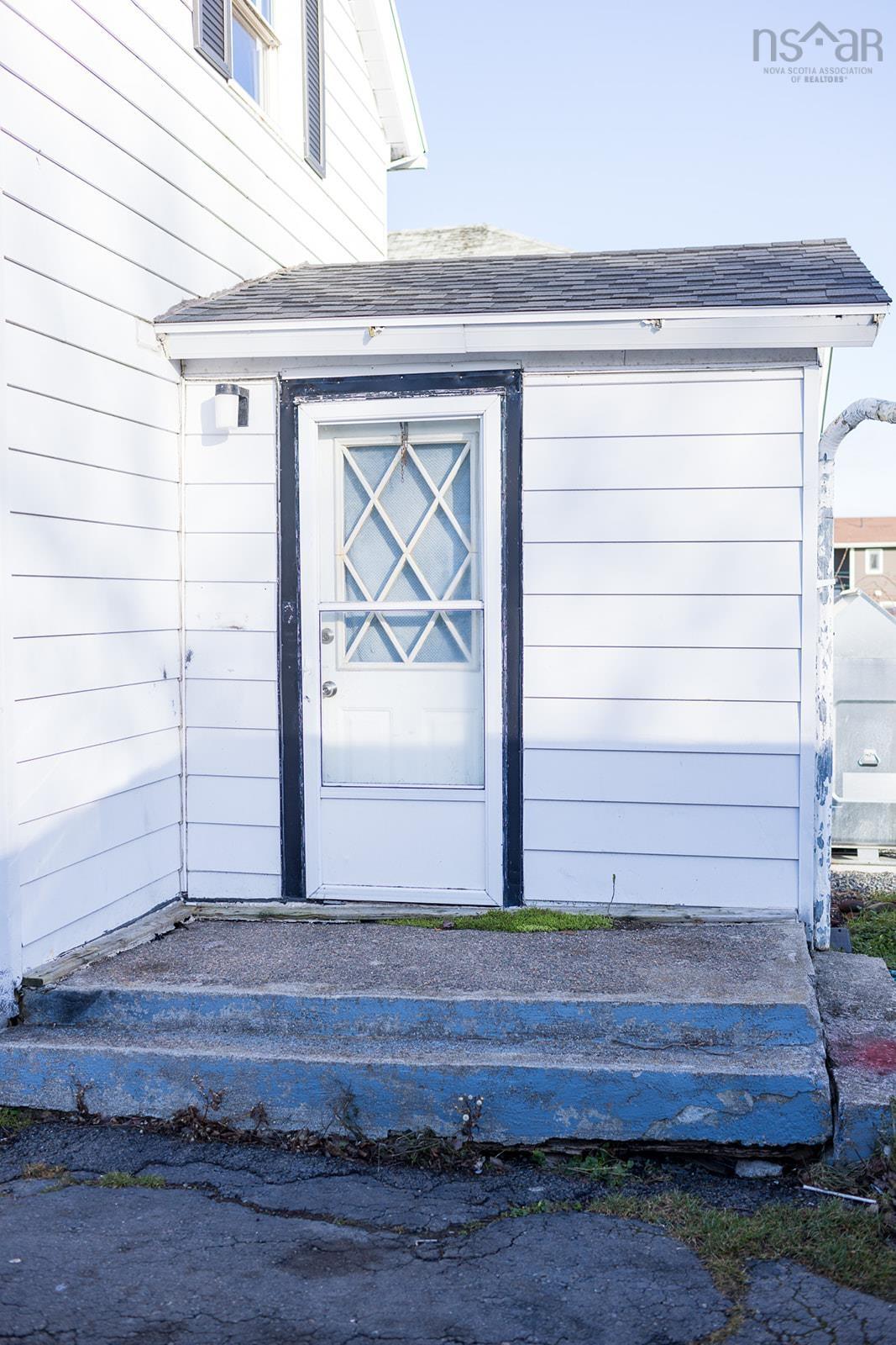 $99,999.00: 366 King Street, New Waterford