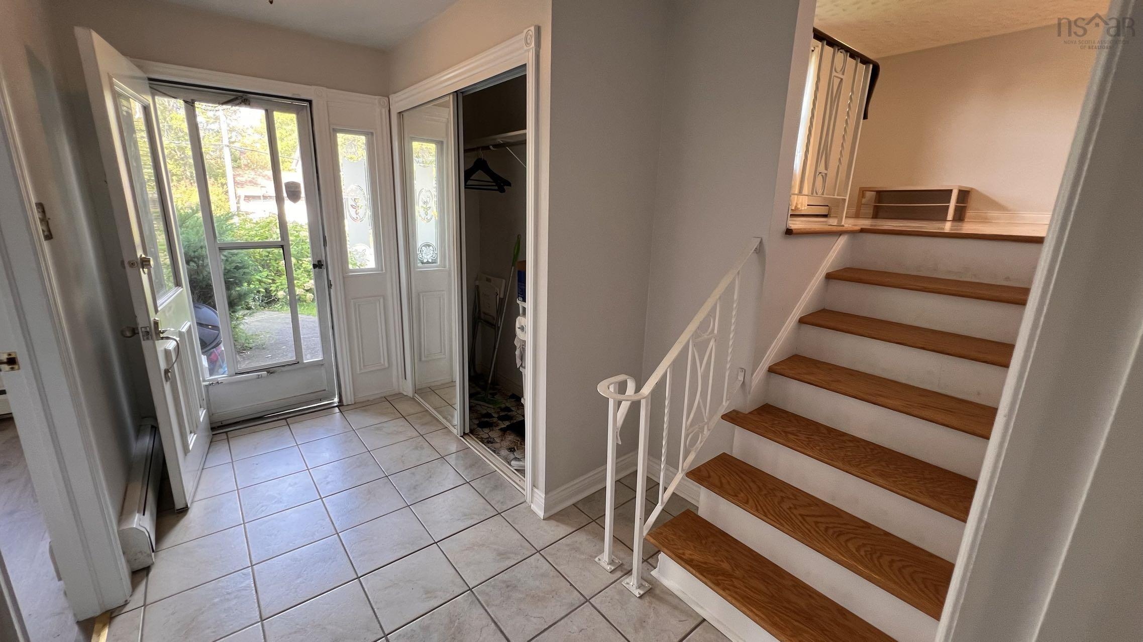 $624,900.00: 66 Sunrise Hill, Bedford