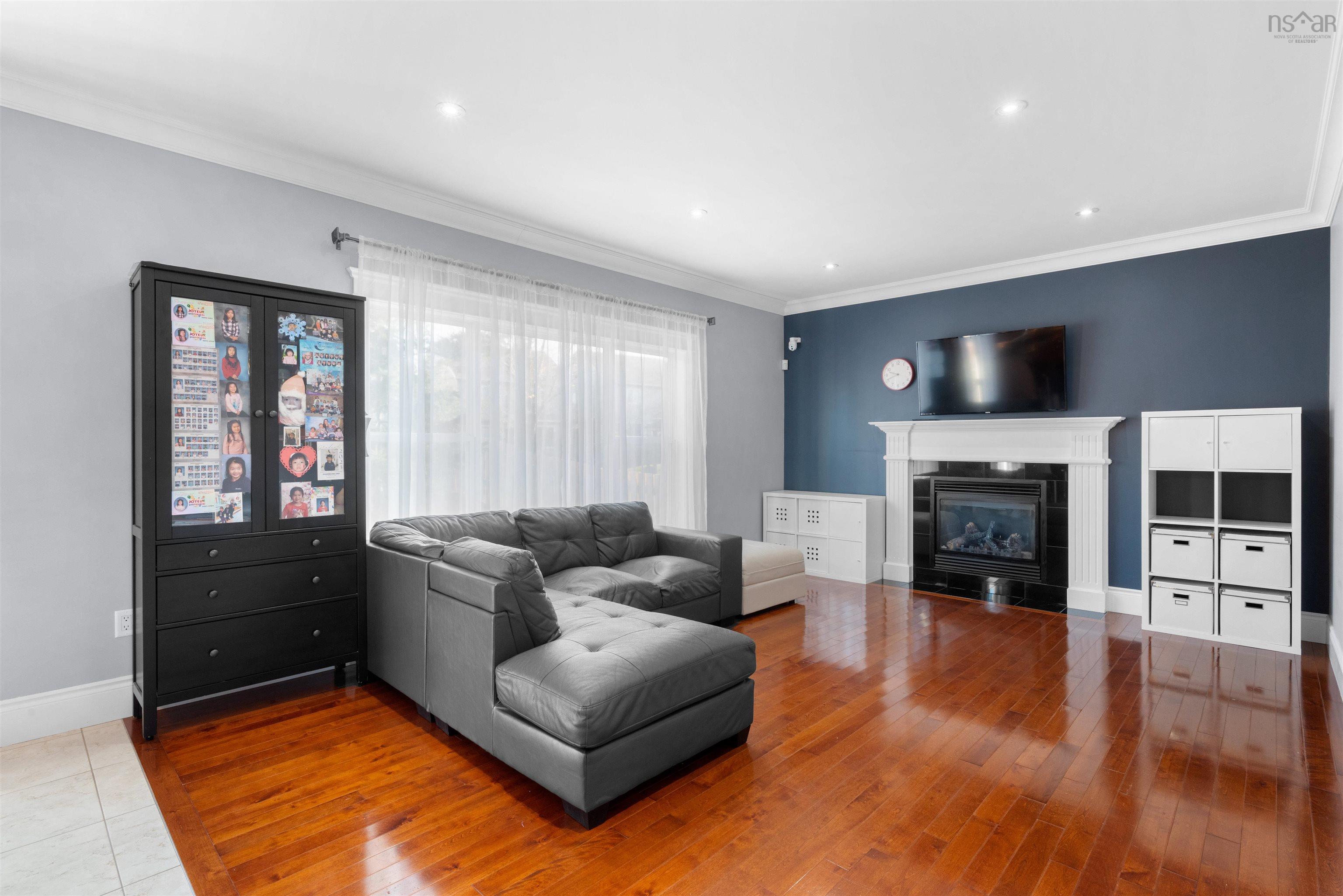$959,900.00: 426 Southgate Drive, Bedford