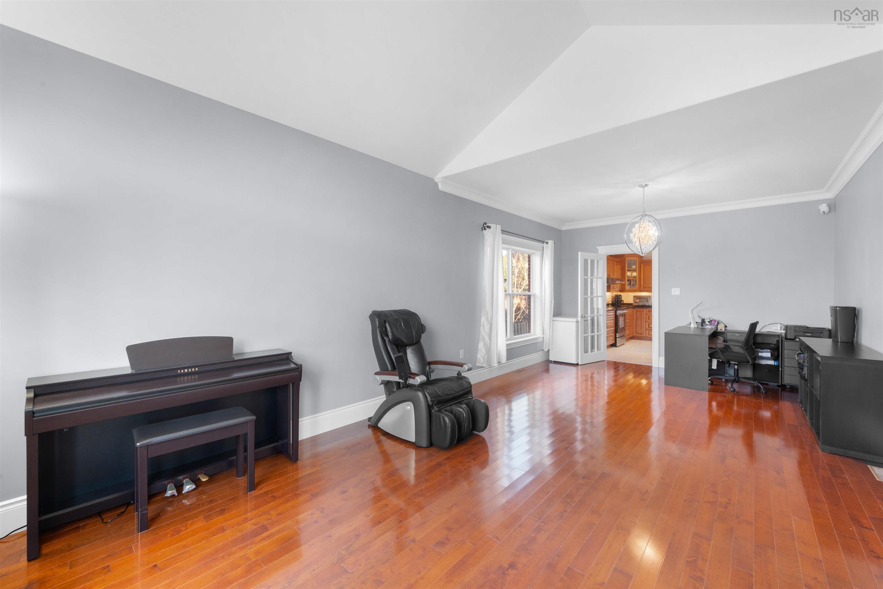$959,900.00: 426 Southgate Drive, Bedford