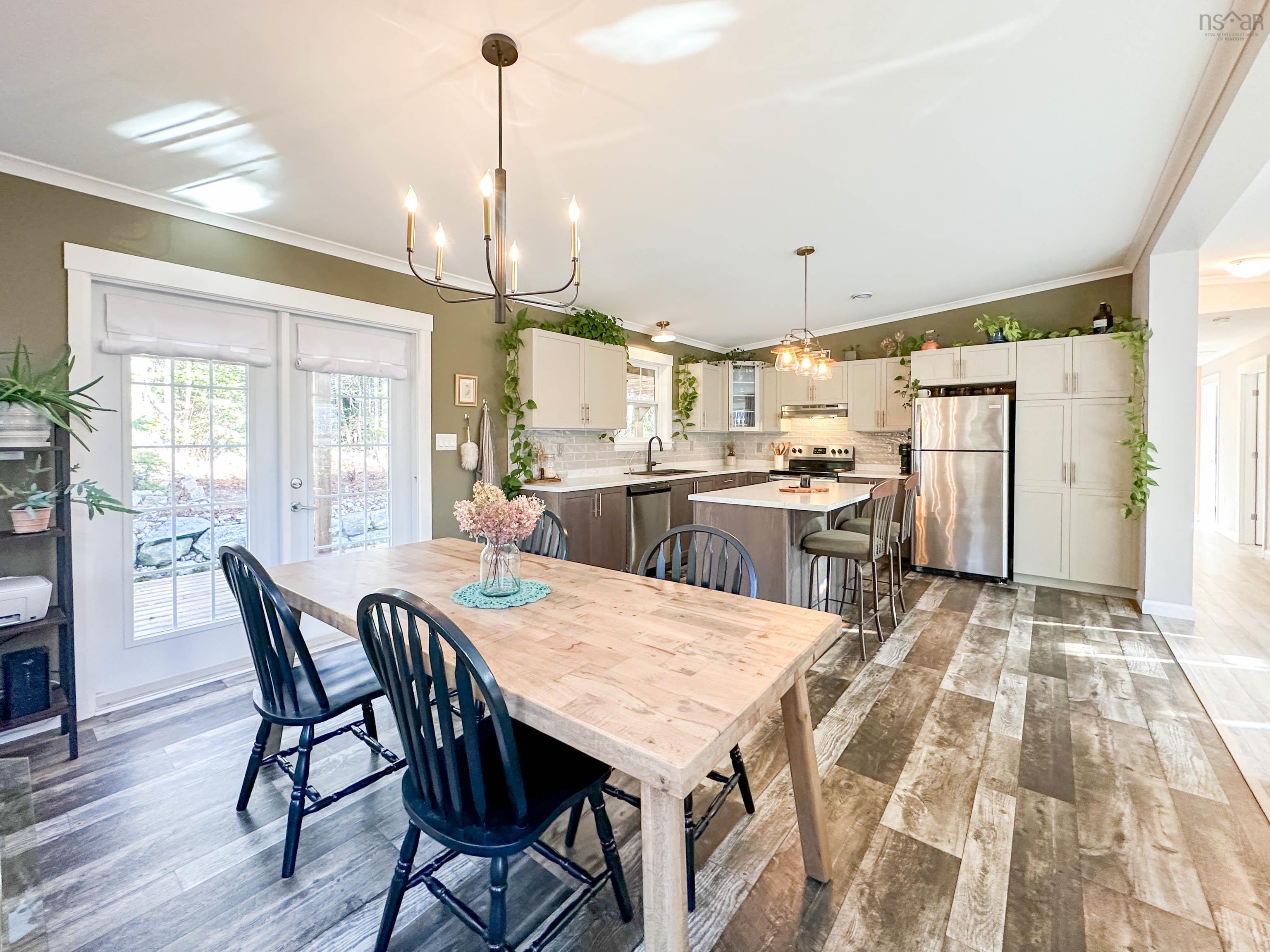 $559,900.00: 20 CREEKSIDE Way, Mill Cove