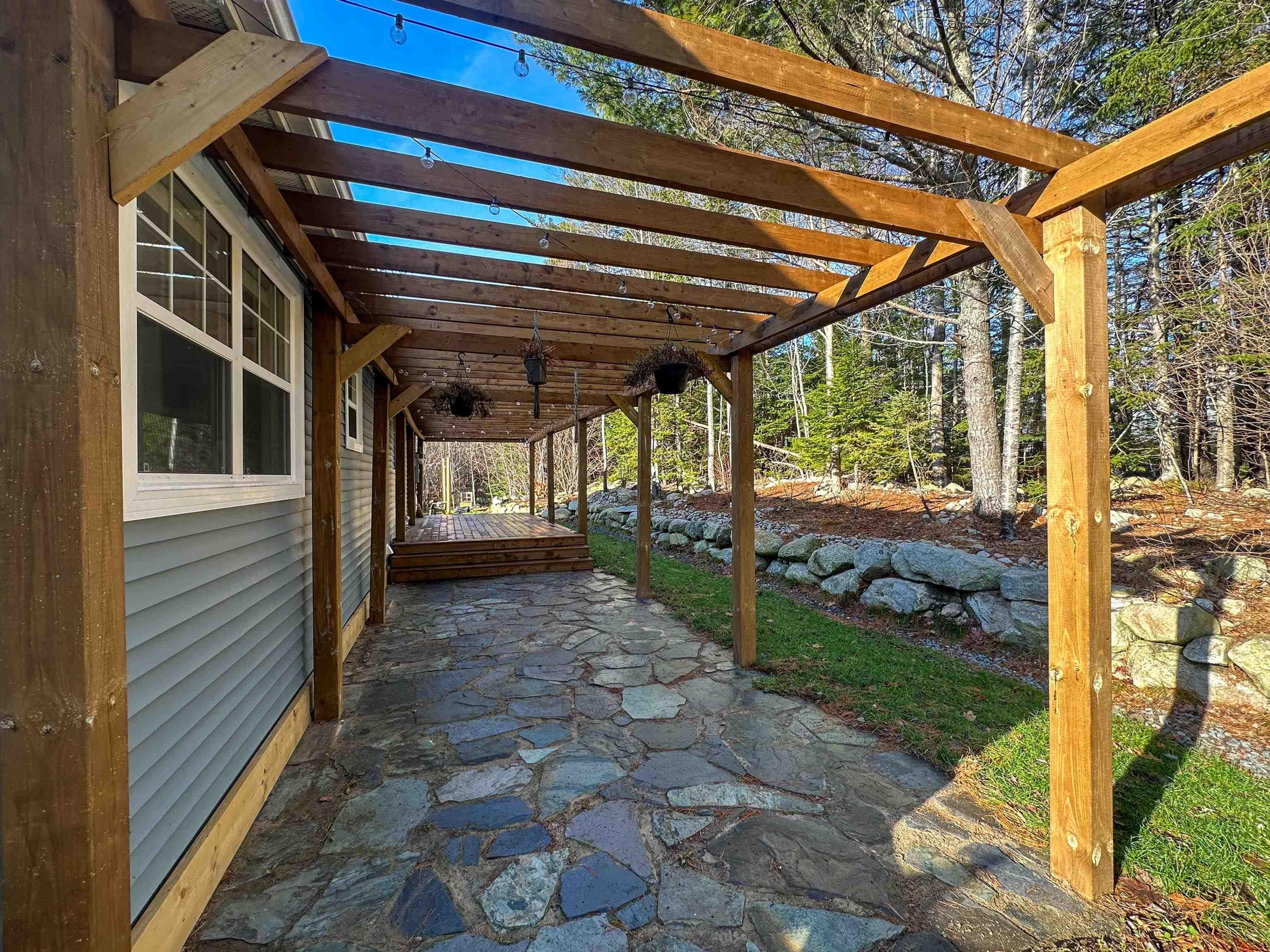 $559,900.00: 20 CREEKSIDE Way, Mill Cove