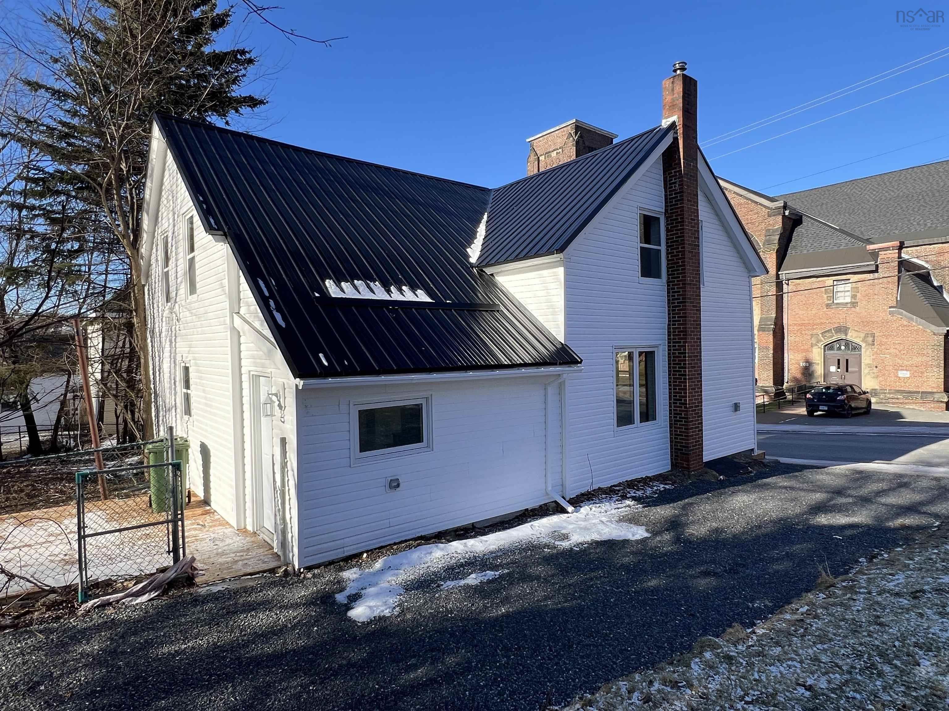 $349,900.00: 221 MacLean Street, New Glasgow