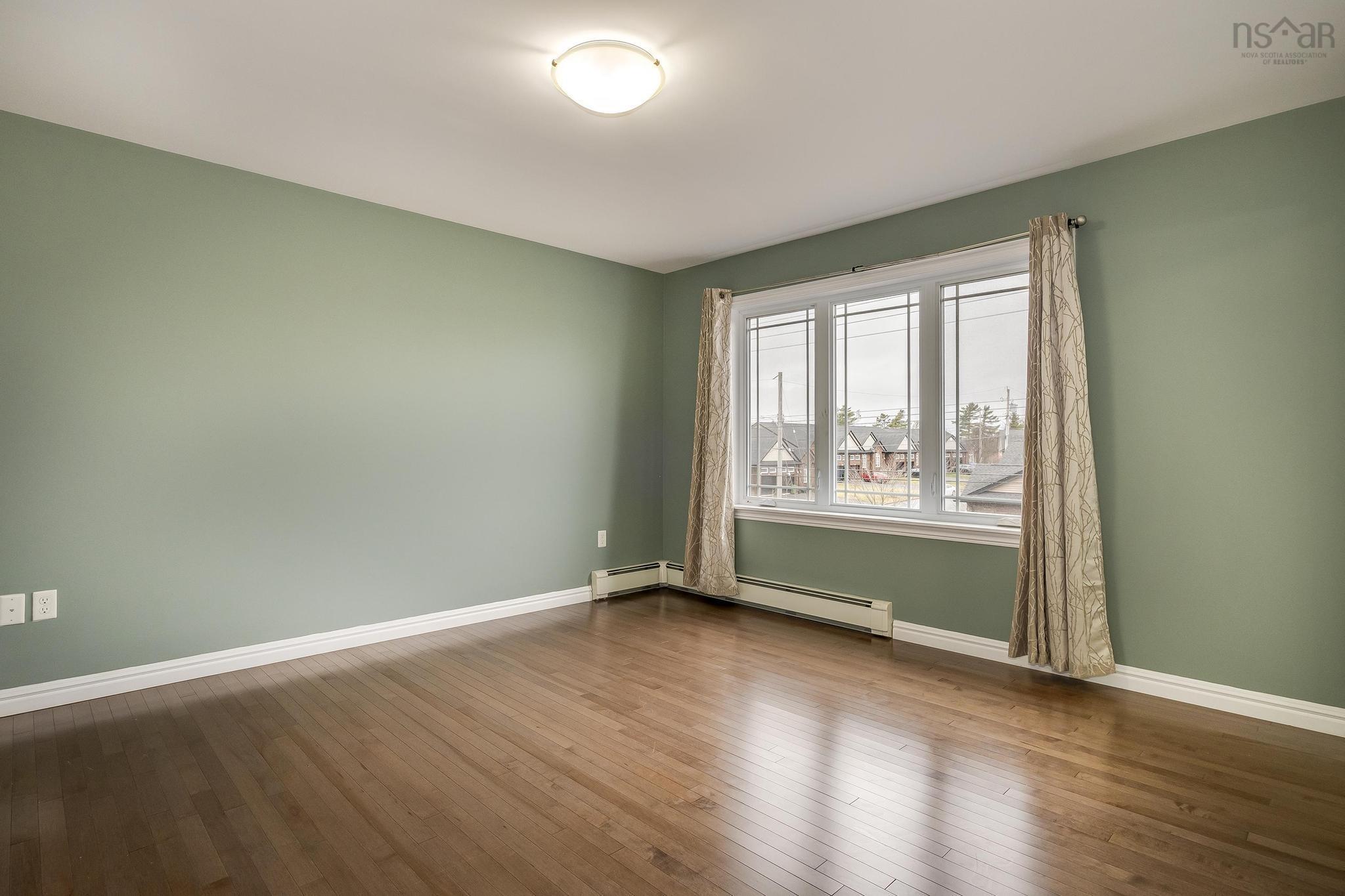 $689,900.00: 34 Armenia Drive, Bedford