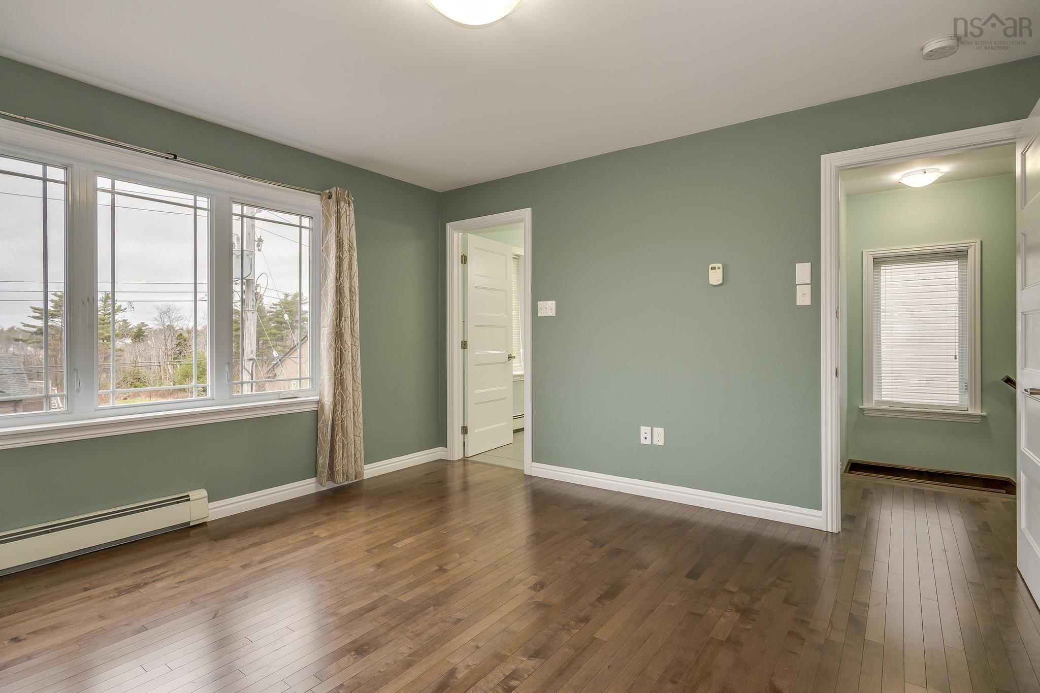 $689,900.00: 34 Armenia Drive, Bedford