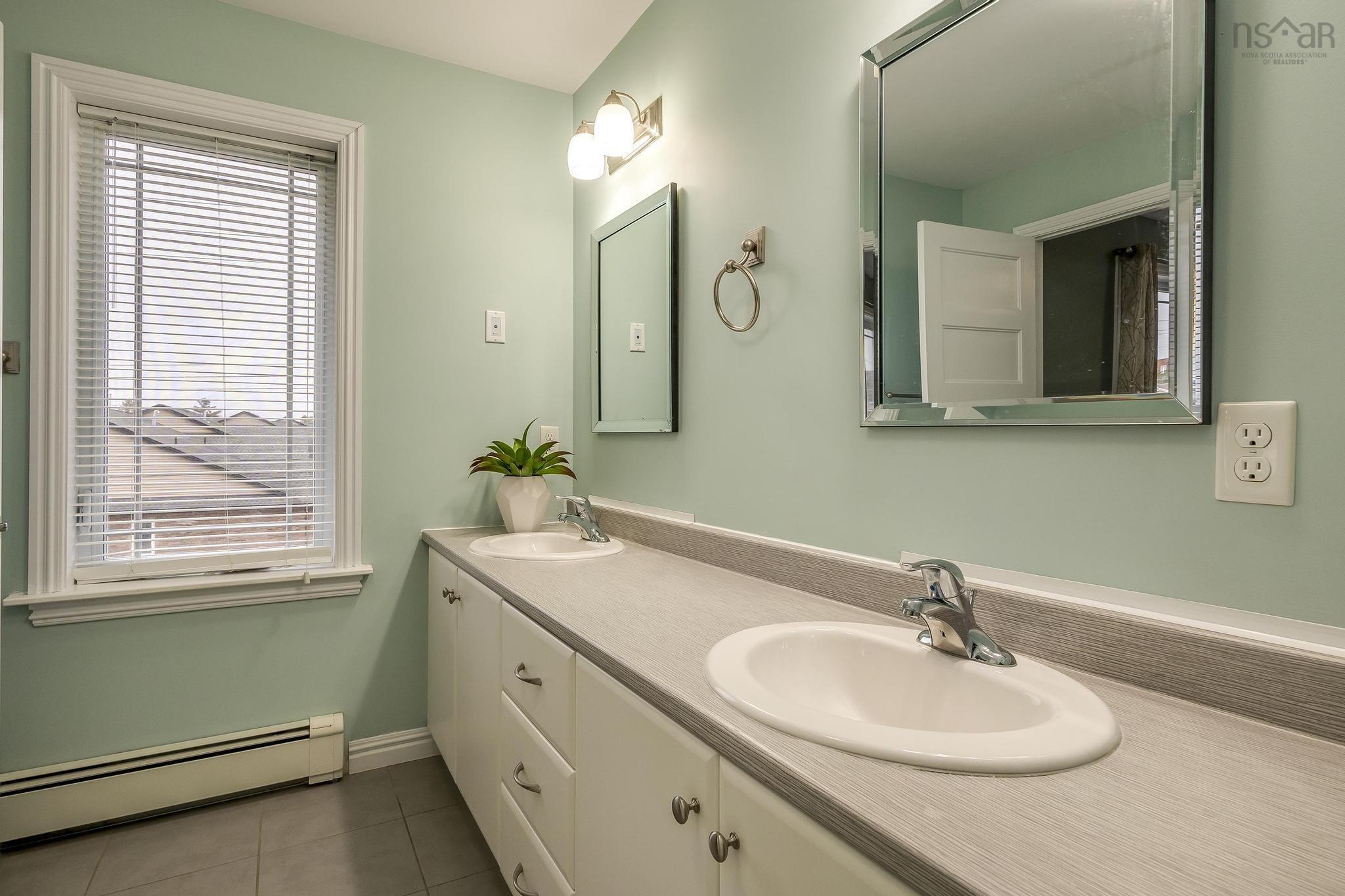$689,900.00: 34 Armenia Drive, Bedford