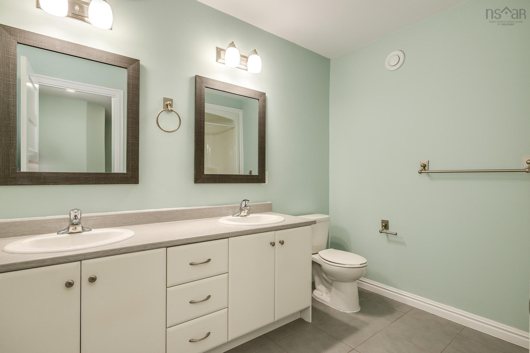 $689,900.00: 34 Armenia Drive, Bedford