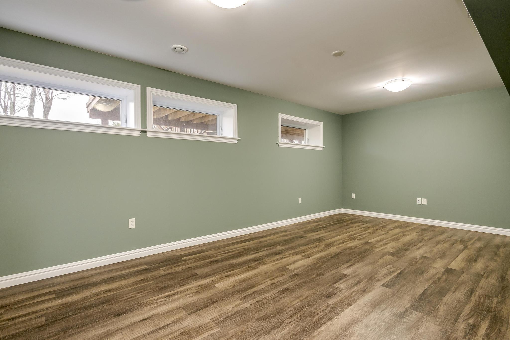$689,900.00: 34 Armenia Drive, Bedford
