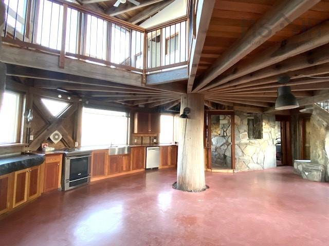 $999,800.00: 139 Little Port L