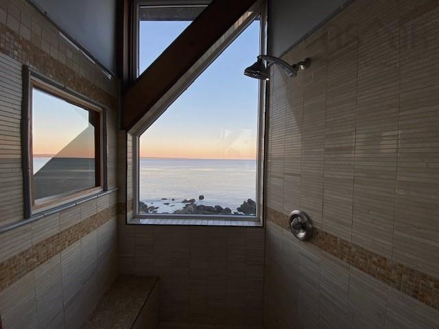 $999,800.00: 139 Little Port L