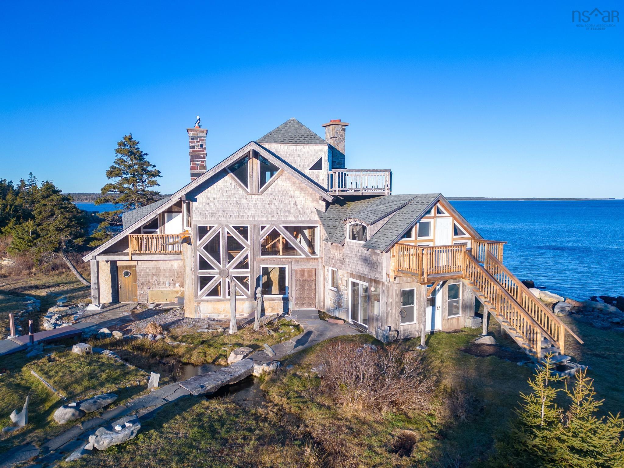 $999,800.00: 139 Little Port L