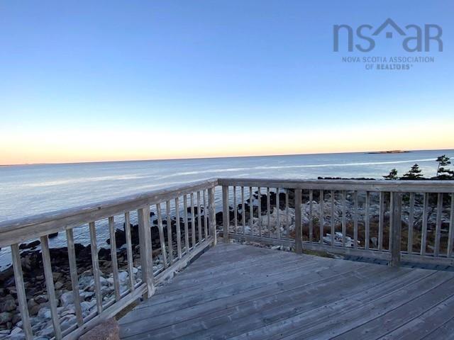 $999,800.00: 139 Little Port L