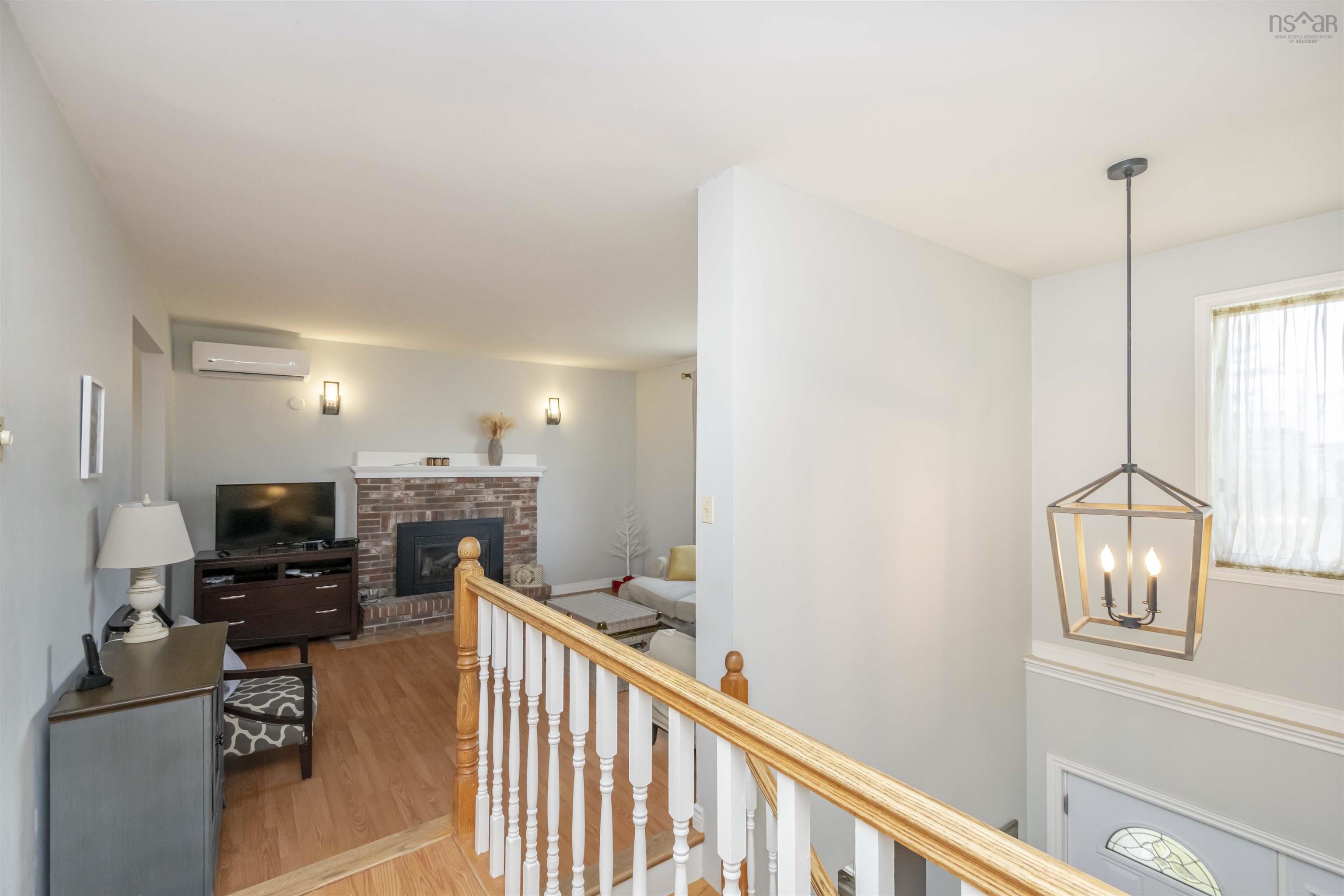 $640,000.00: 671 Basinview Drive, Bedford