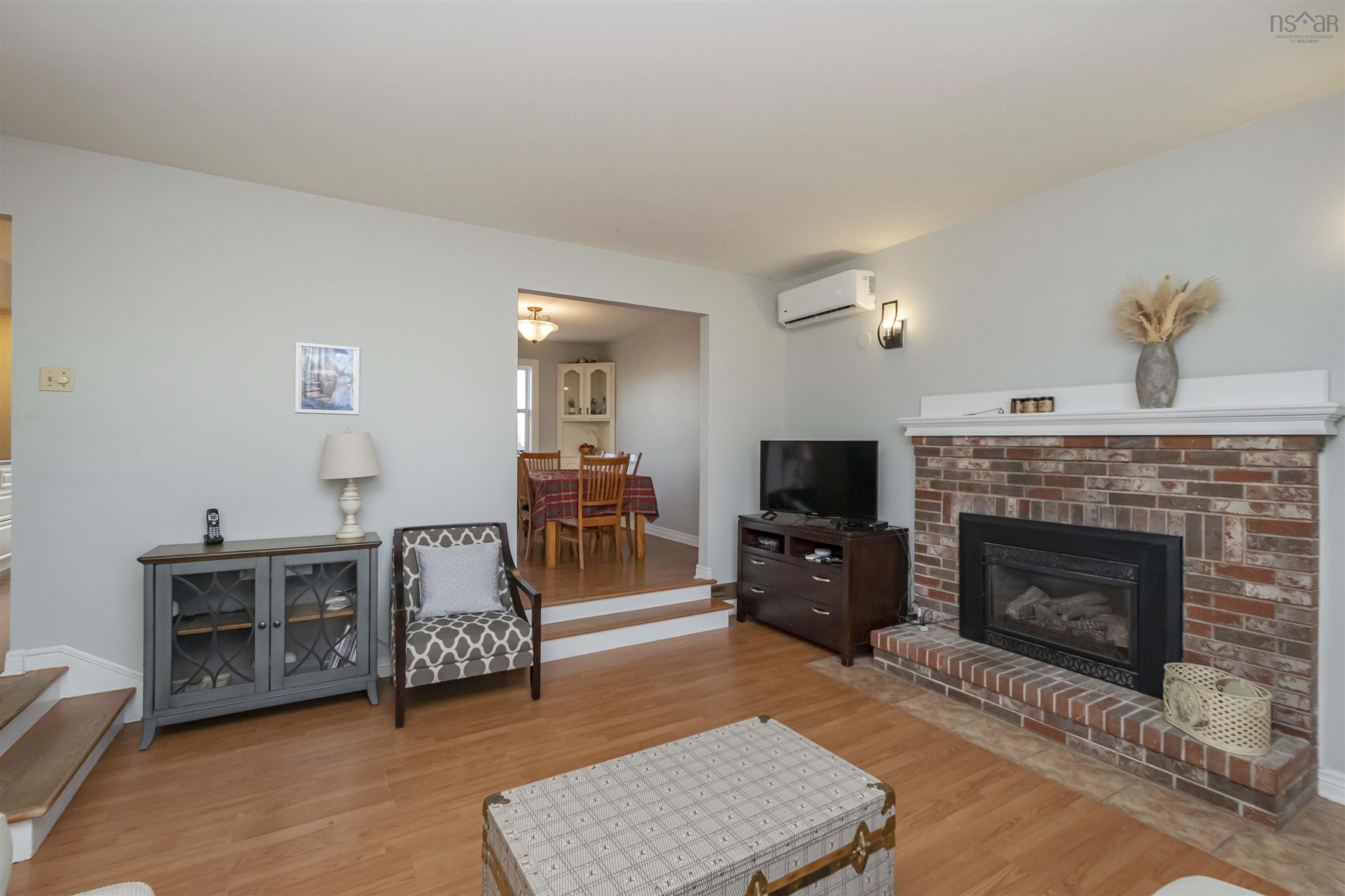 $640,000.00: 671 Basinview Drive, Bedford