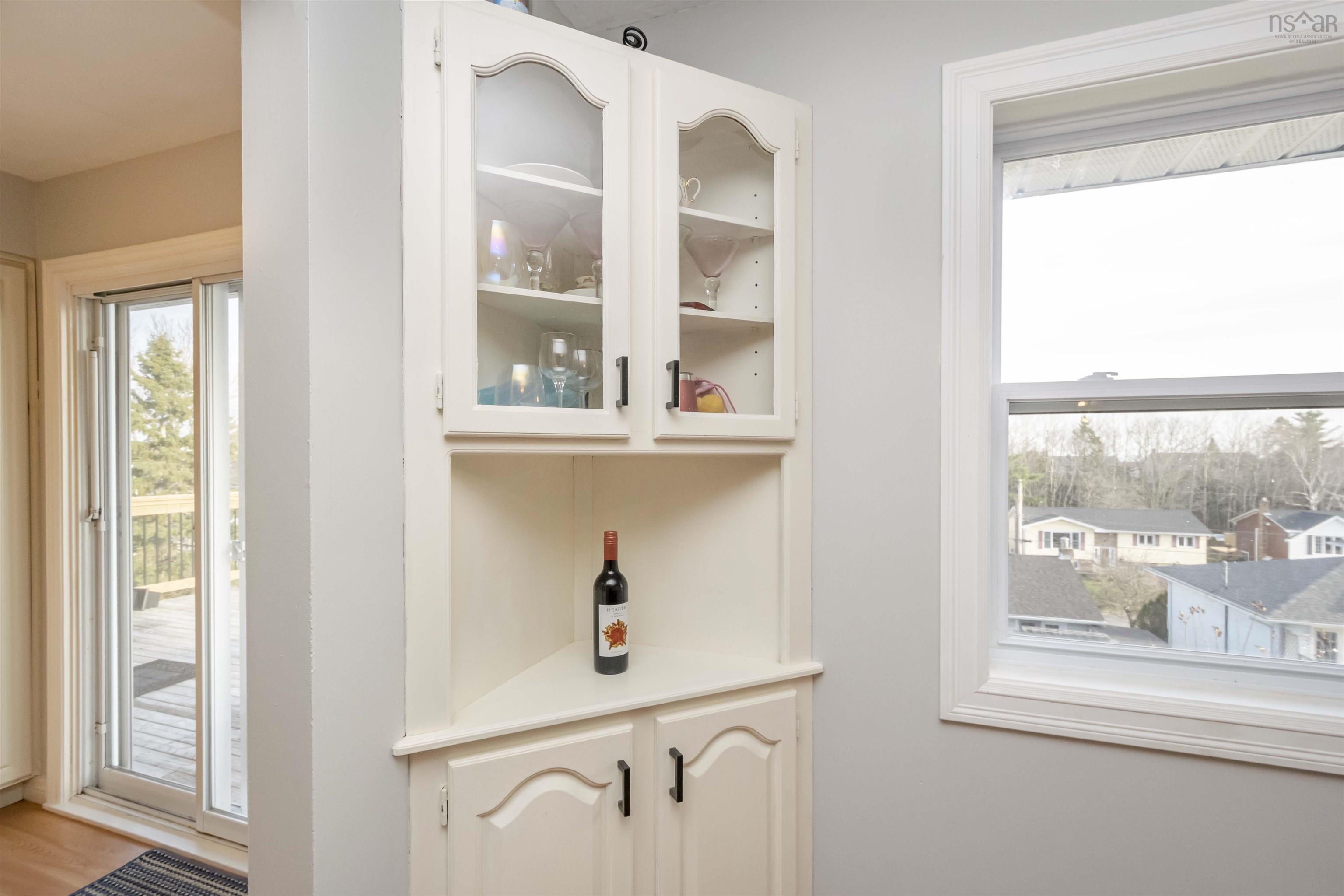 $640,000.00: 671 Basinview Drive, Bedford
