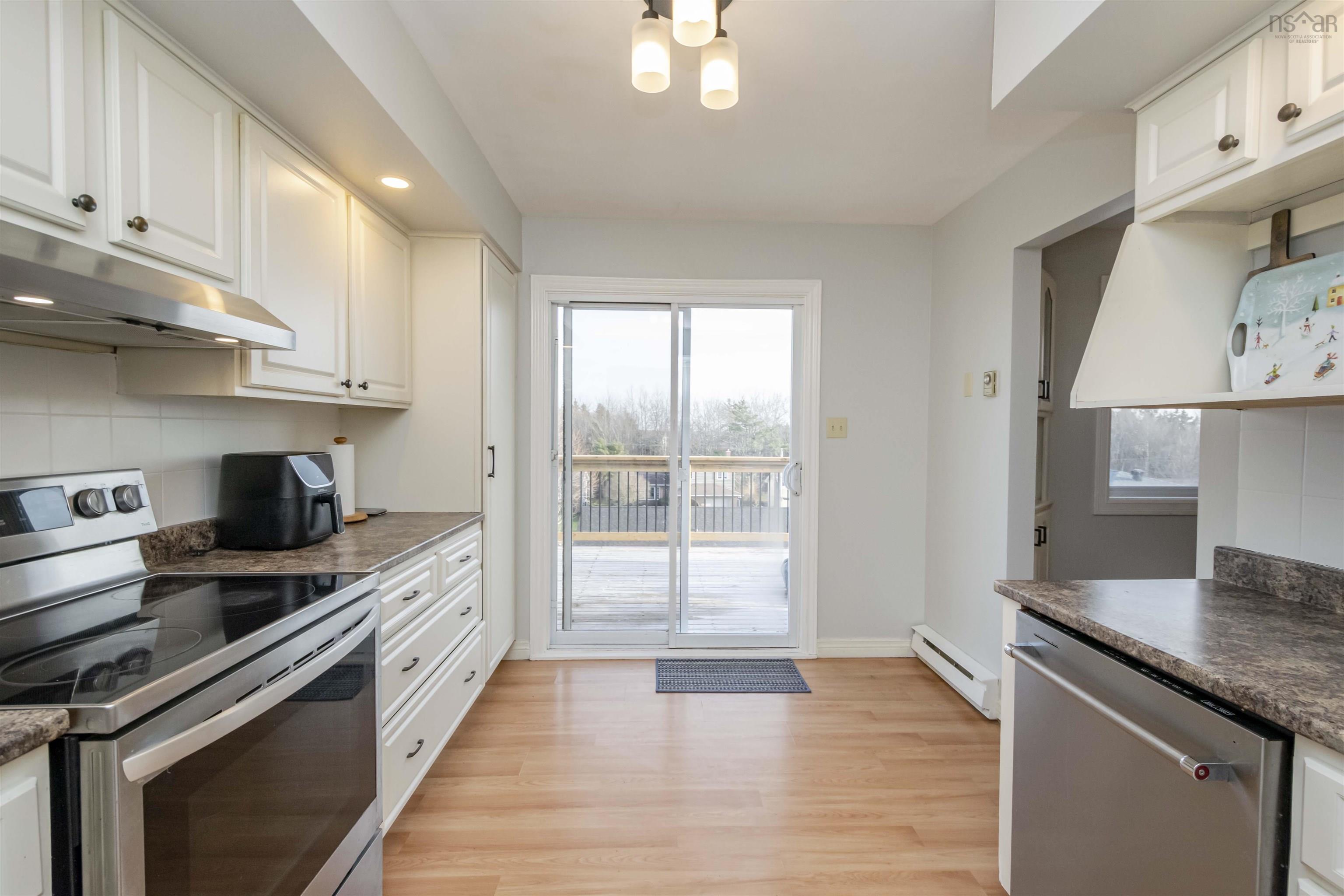 $640,000.00: 671 Basinview Drive, Bedford