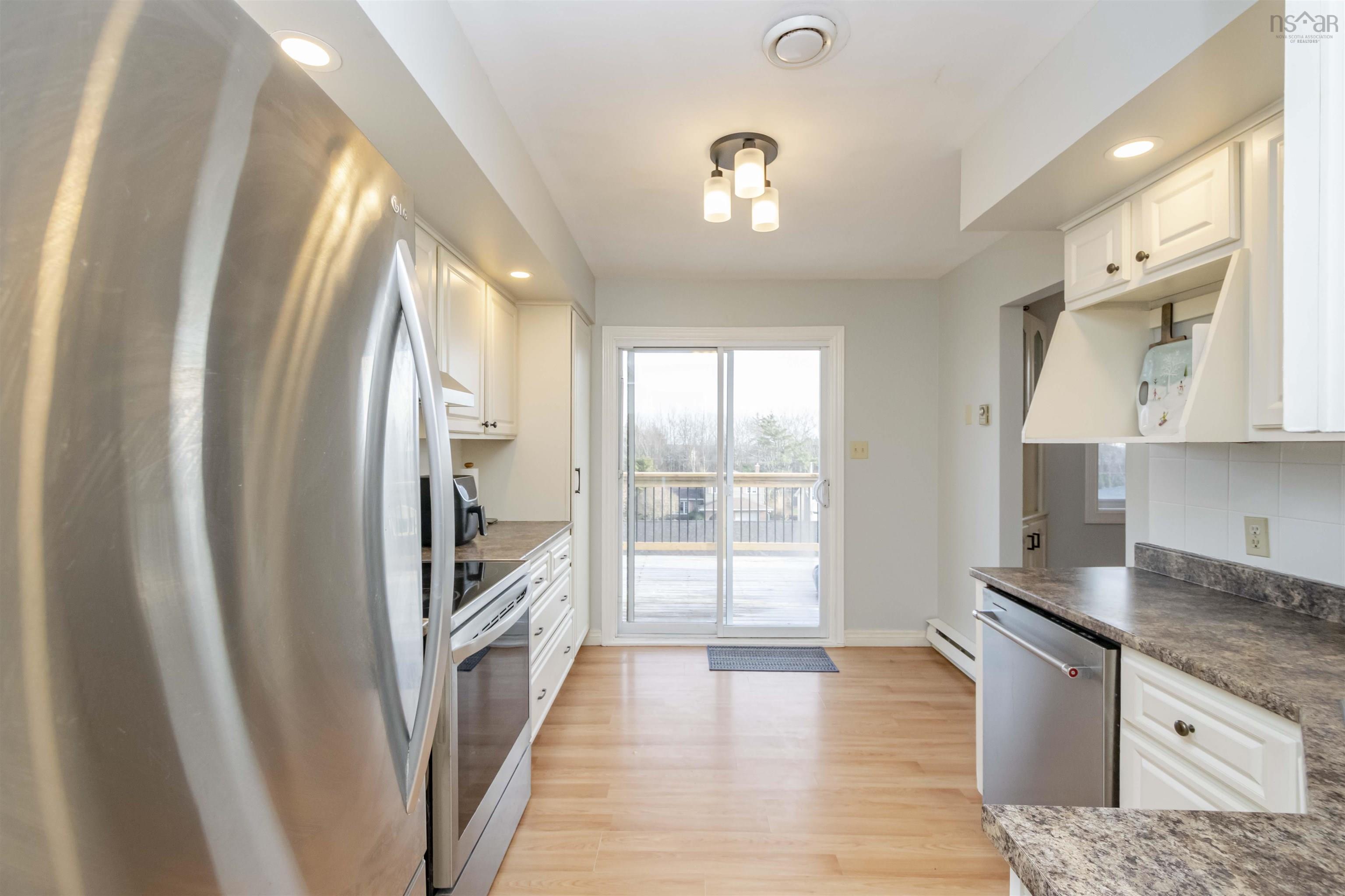 $640,000.00: 671 Basinview Drive, Bedford