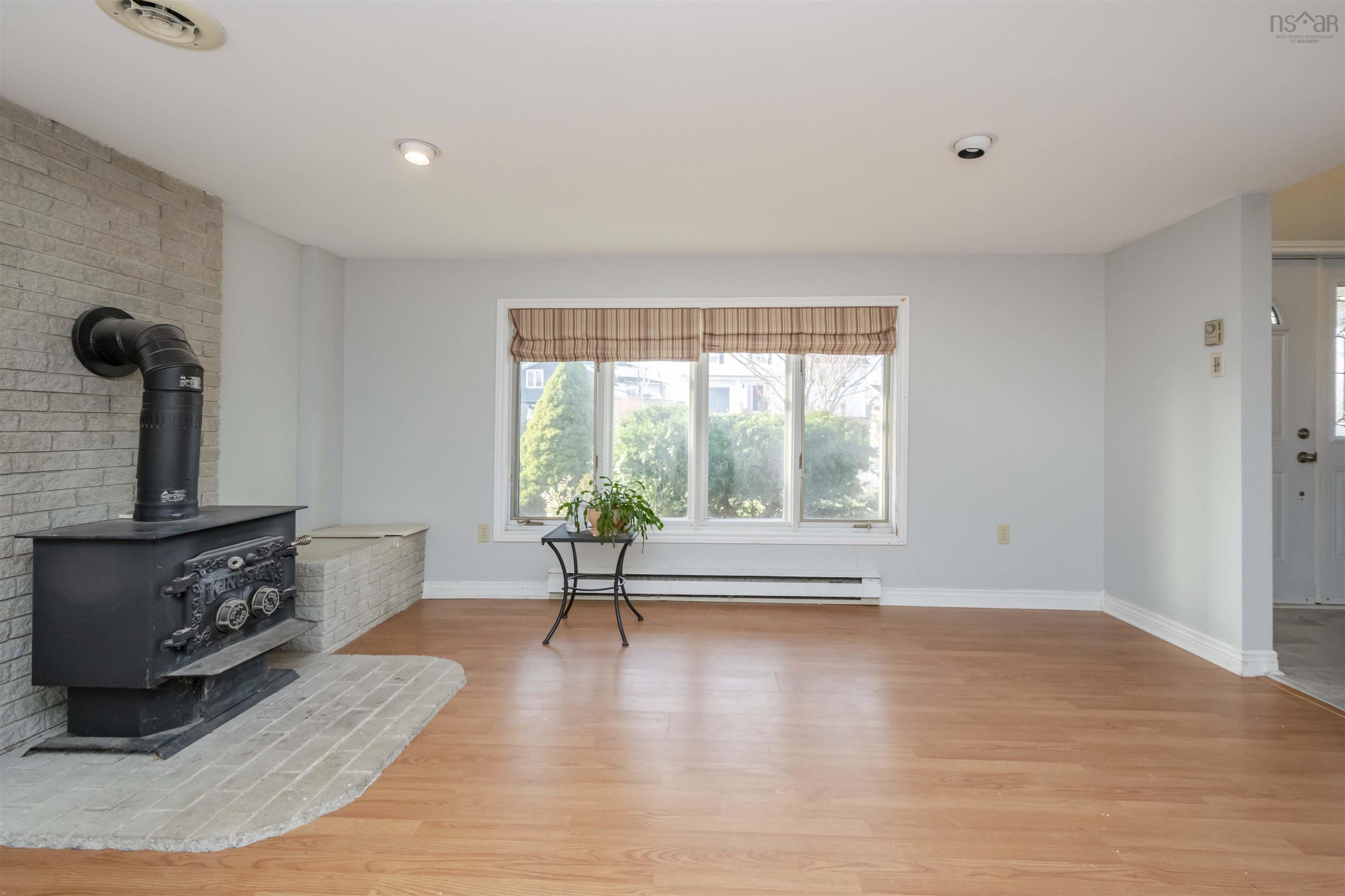$640,000.00: 671 Basinview Drive, Bedford