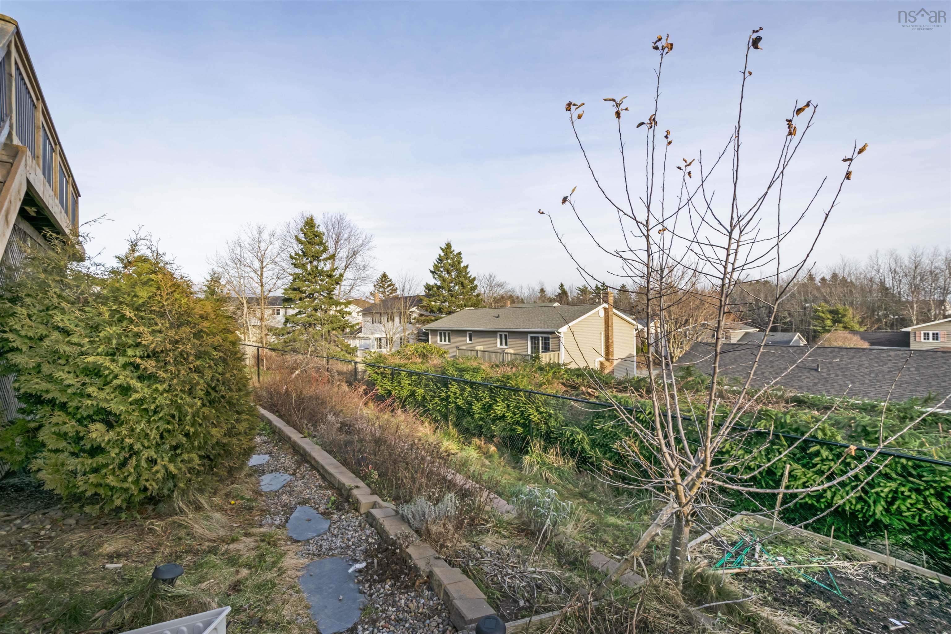 $640,000.00: 671 Basinview Drive, Bedford