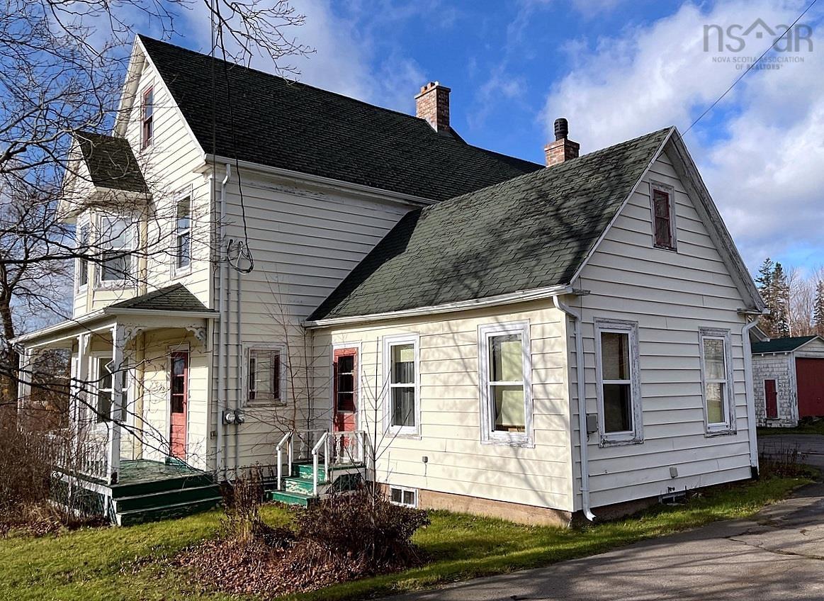 $350,000.00: 11559 Highway 19, Mabou