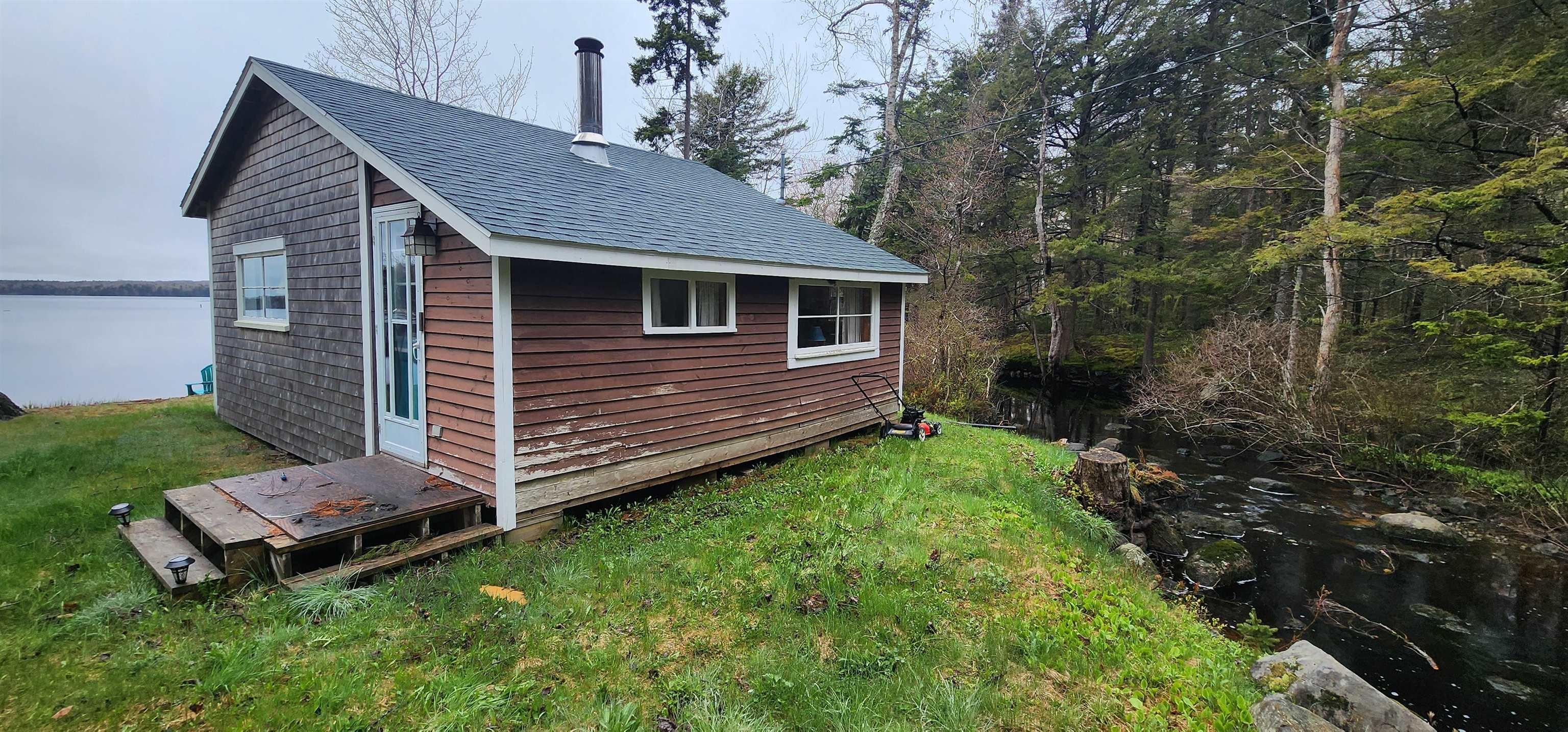 $169,900.00: 55 Lake Shore Drive, North Range