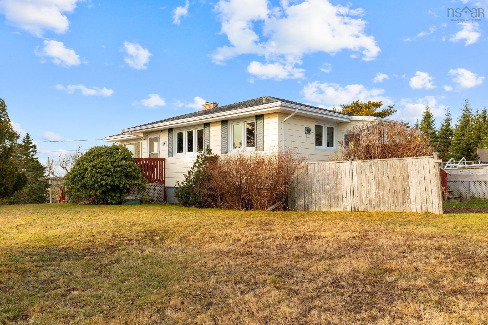 $562,500.00: 2 Westview Drive, Lawrencetown