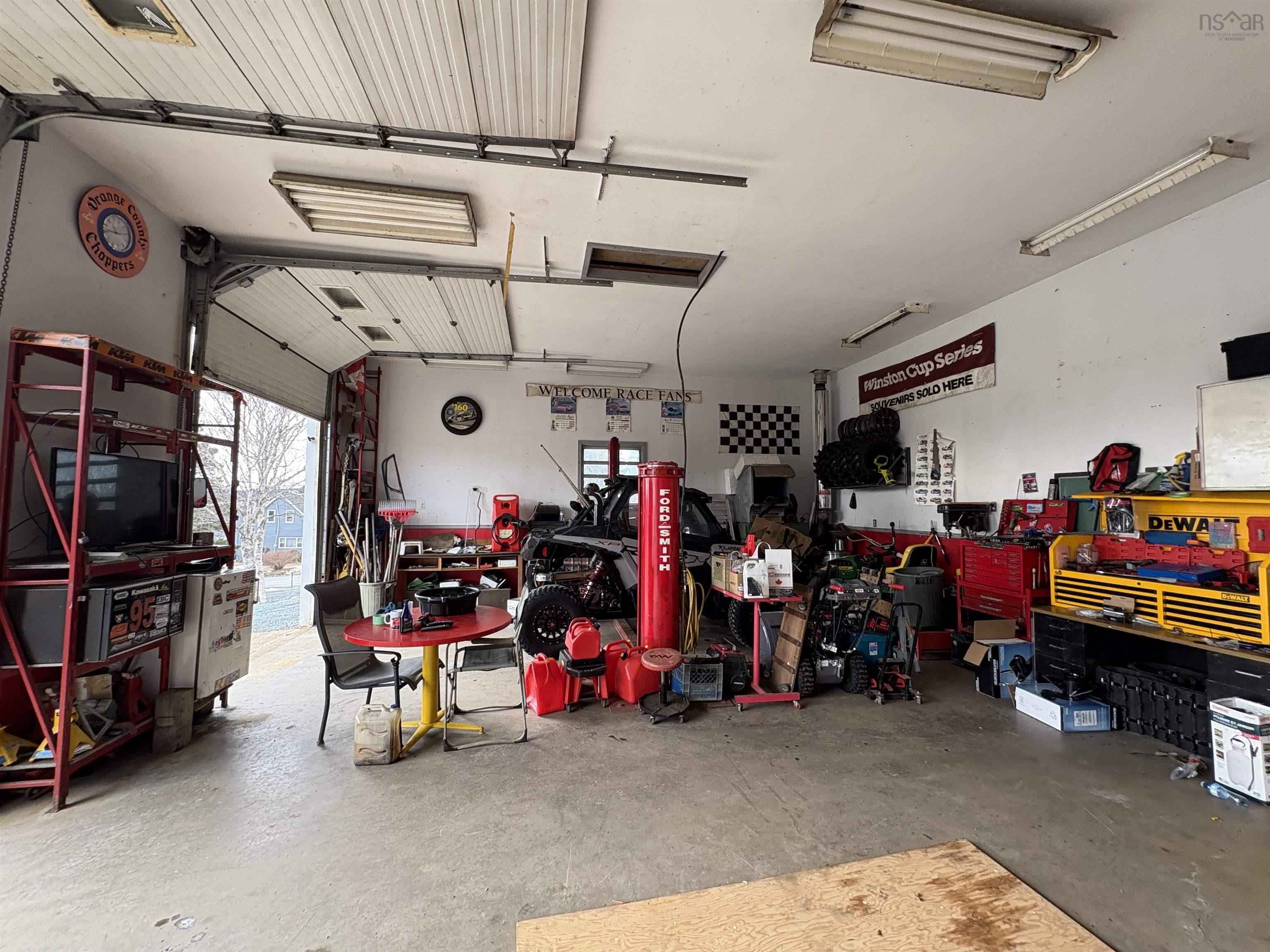 $562,500.00: 2 Westview Drive, Lawrencetown