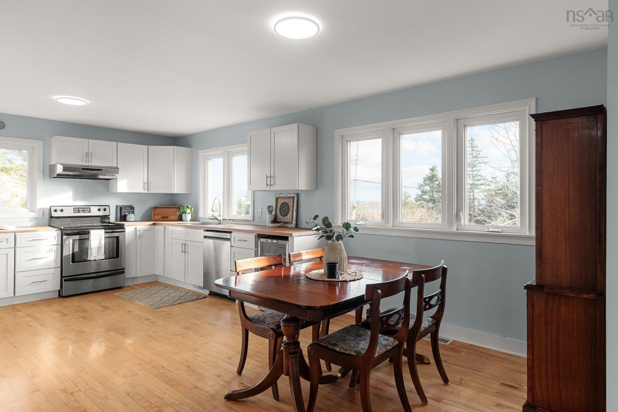 $562,500.00: 2 Westview Drive, Lawrencetown