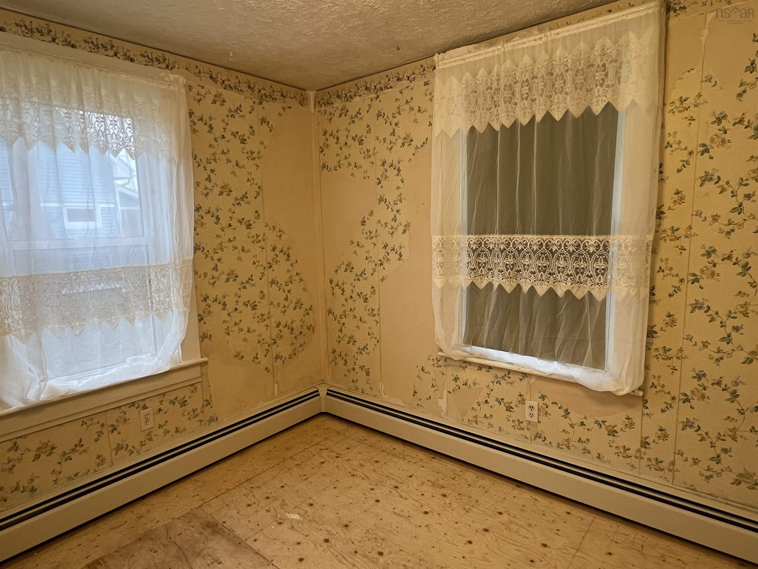 $149,000.00: 20 High Street, Plymouth