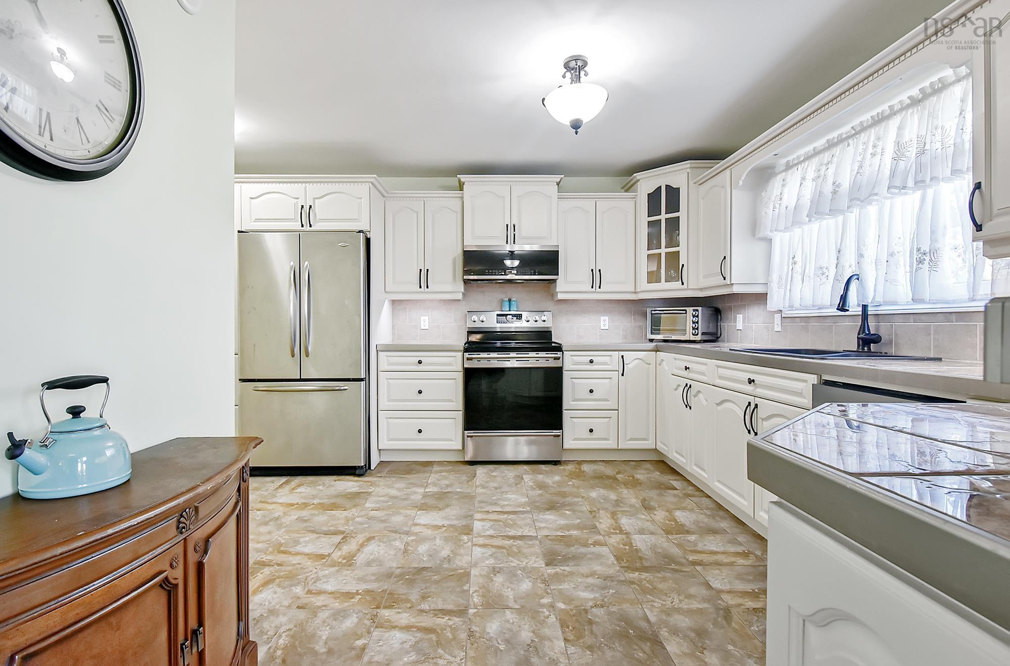 $599,999.00: 10 Tully Avenue, Shubenacadie