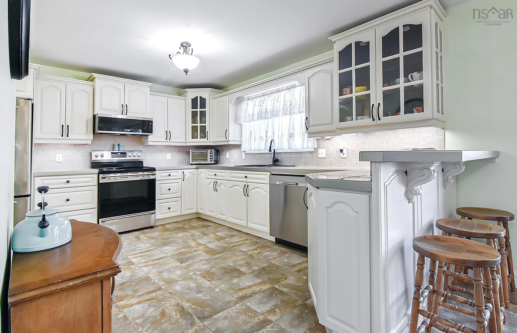 $599,999.00: 10 Tully Avenue, Shubenacadie
