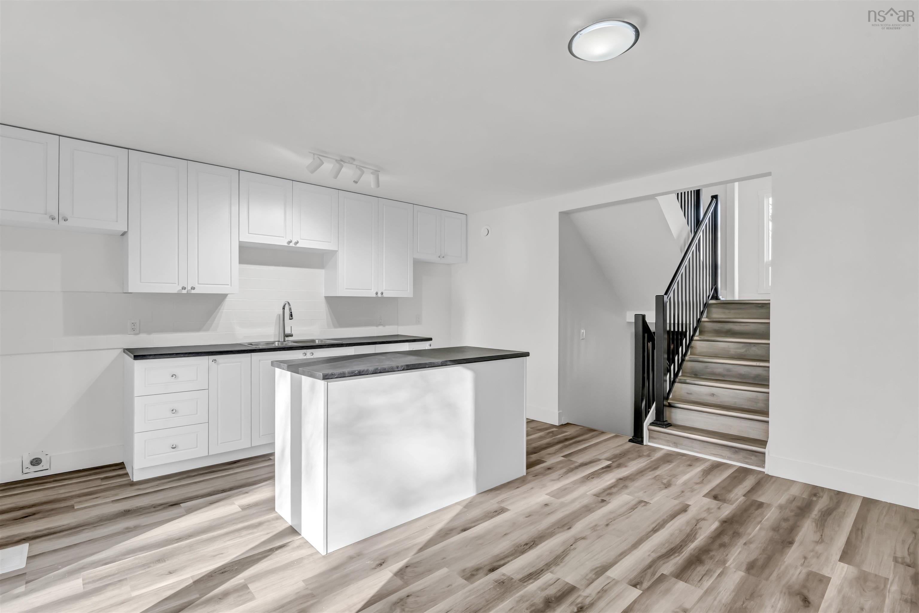 $629,900.00: 13-13A Ruben Court, Dartmouth