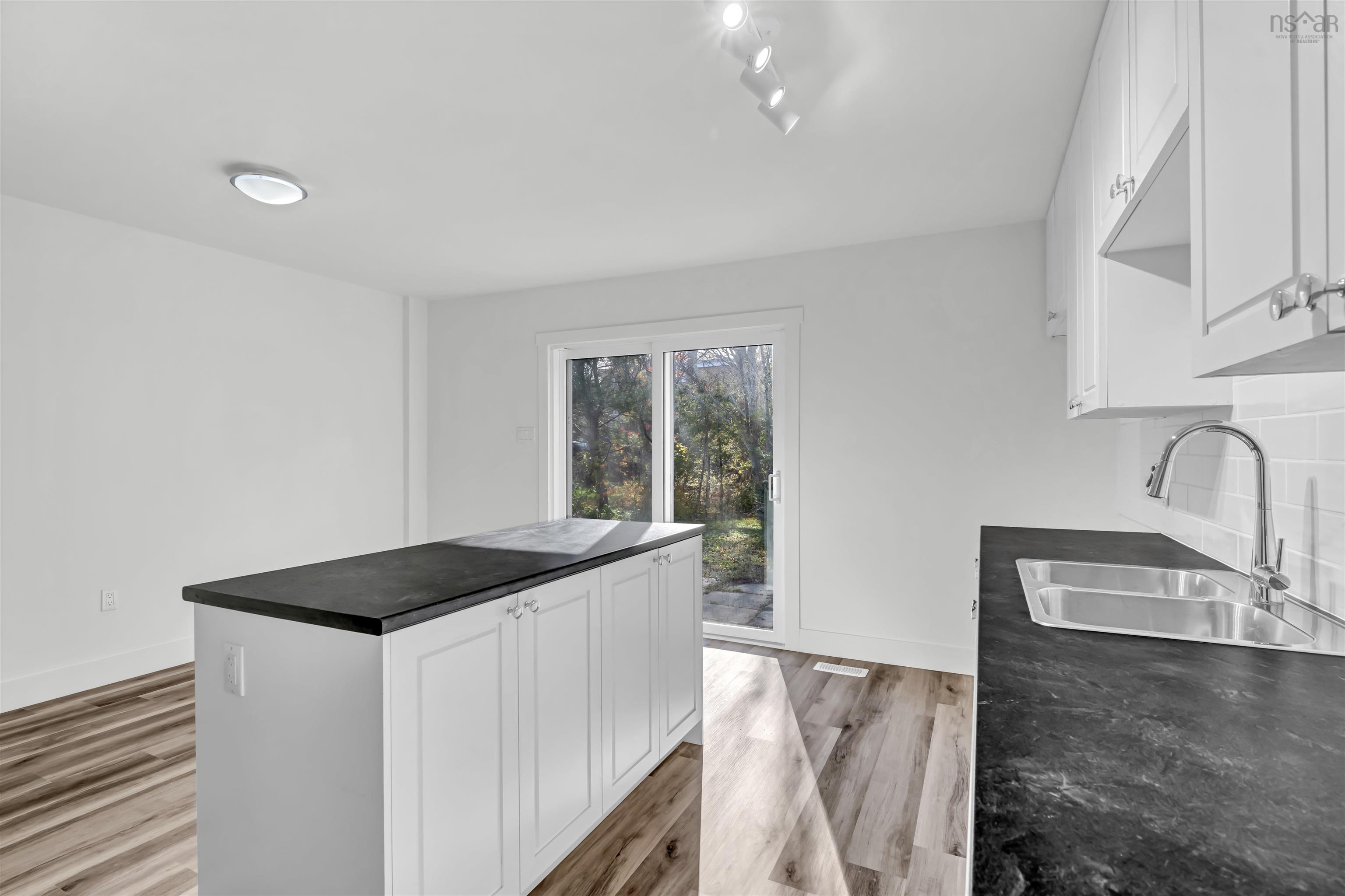 $629,900.00: 13-13A Ruben Court, Dartmouth