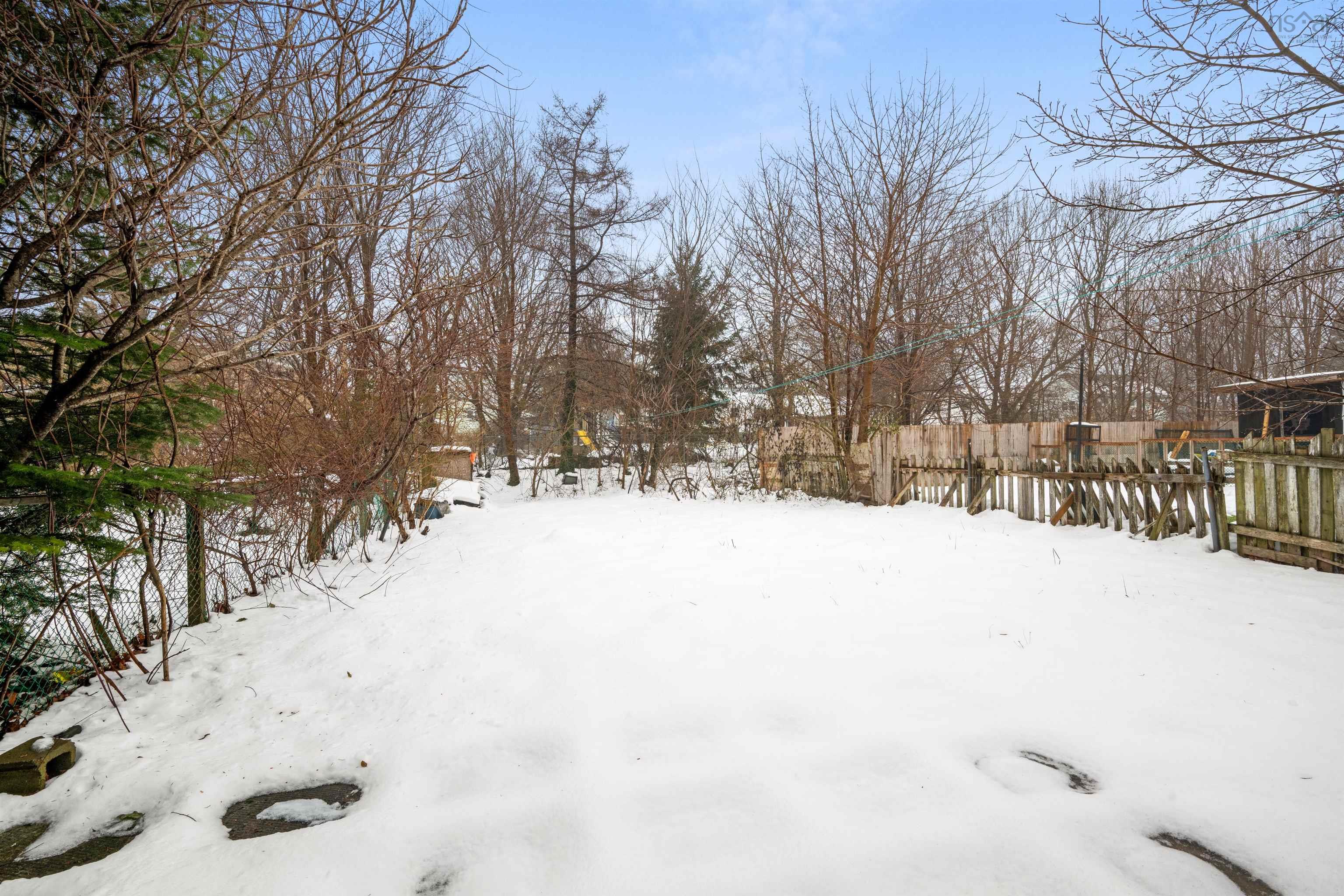 $629,900.00: 13-13A Ruben Court, Dartmouth