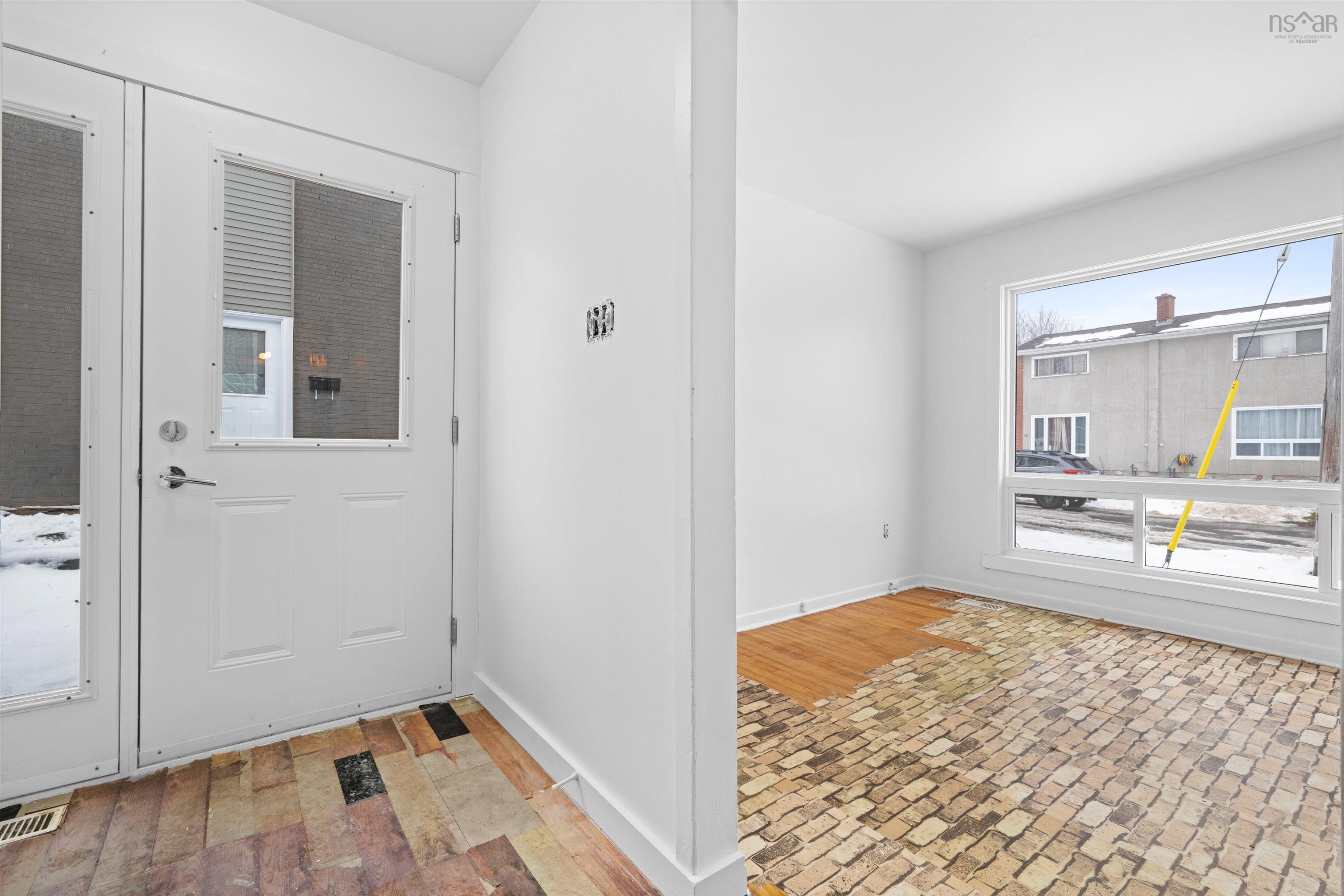 $629,900.00: 13-13A Ruben Court, Dartmouth