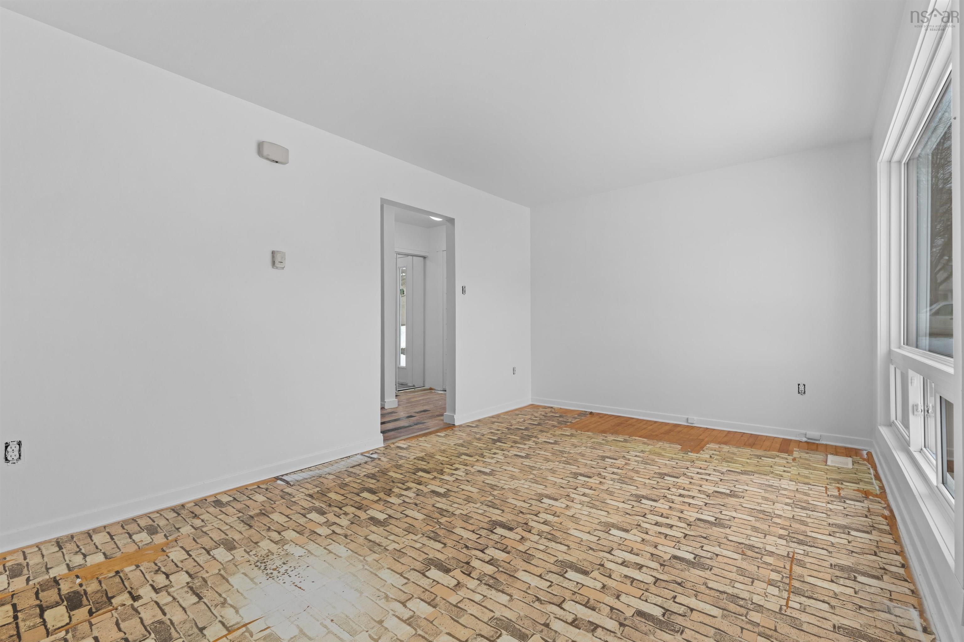 $629,900.00: 13-13A Ruben Court, Dartmouth