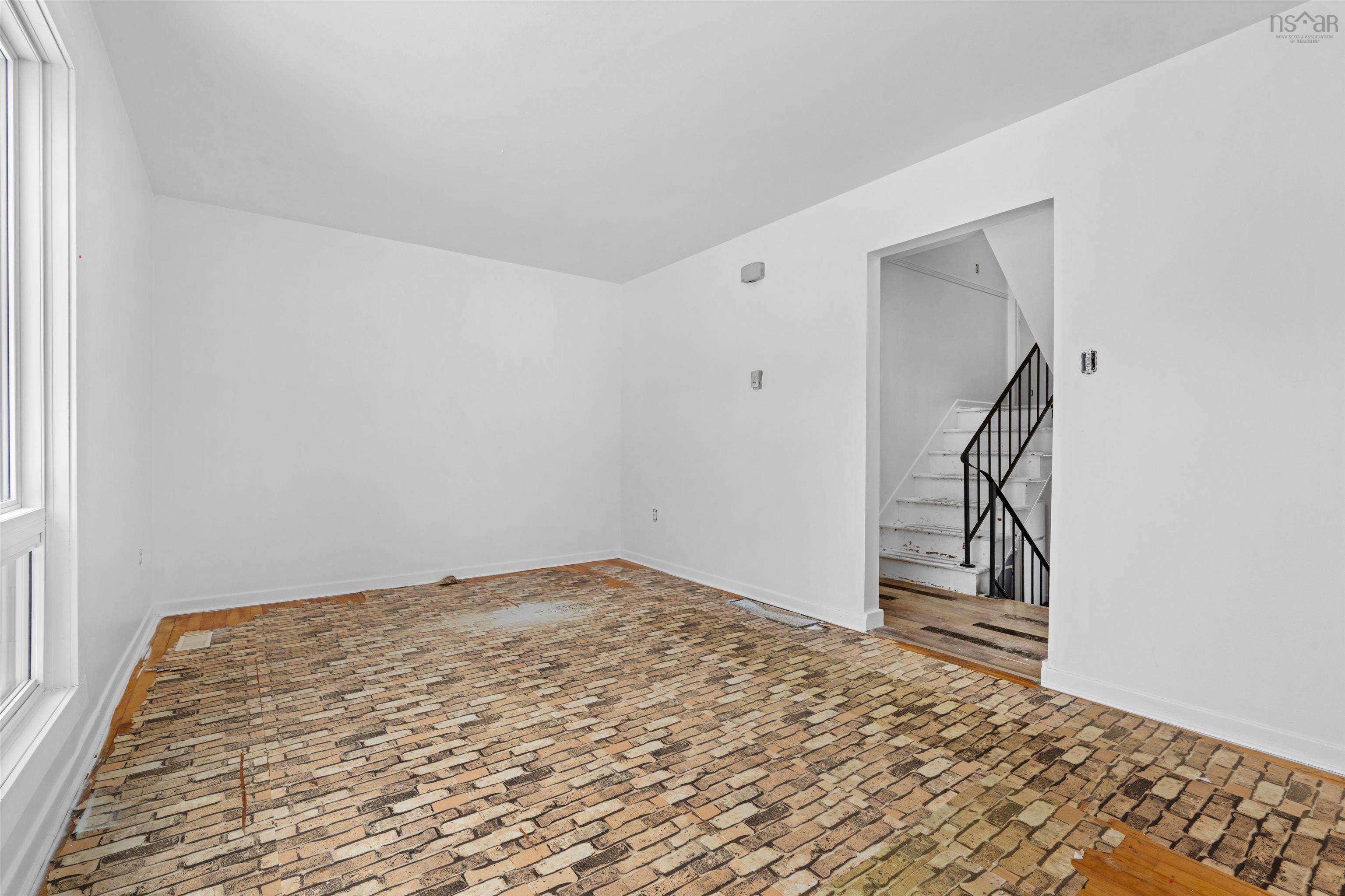 $629,900.00: 13-13A Ruben Court, Dartmouth