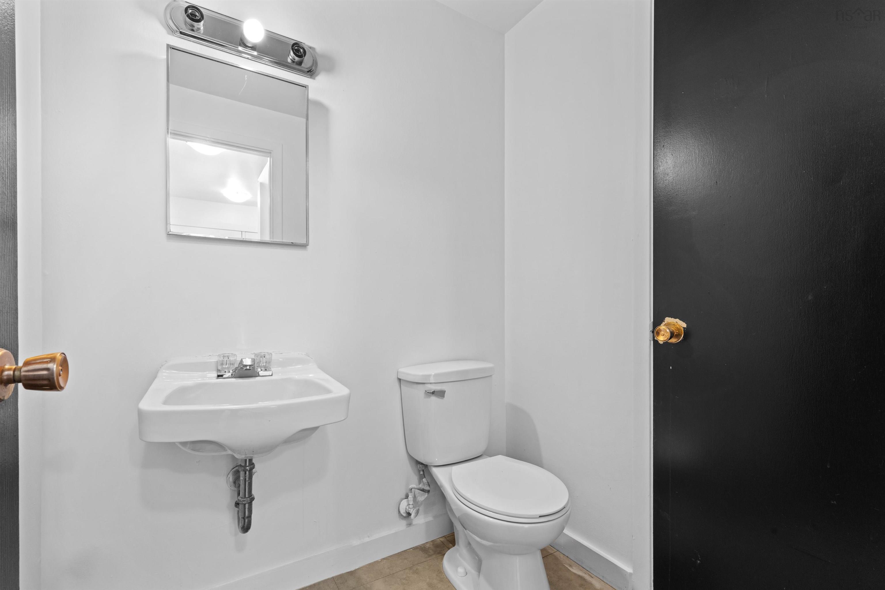 $629,900.00: 13-13A Ruben Court, Dartmouth
