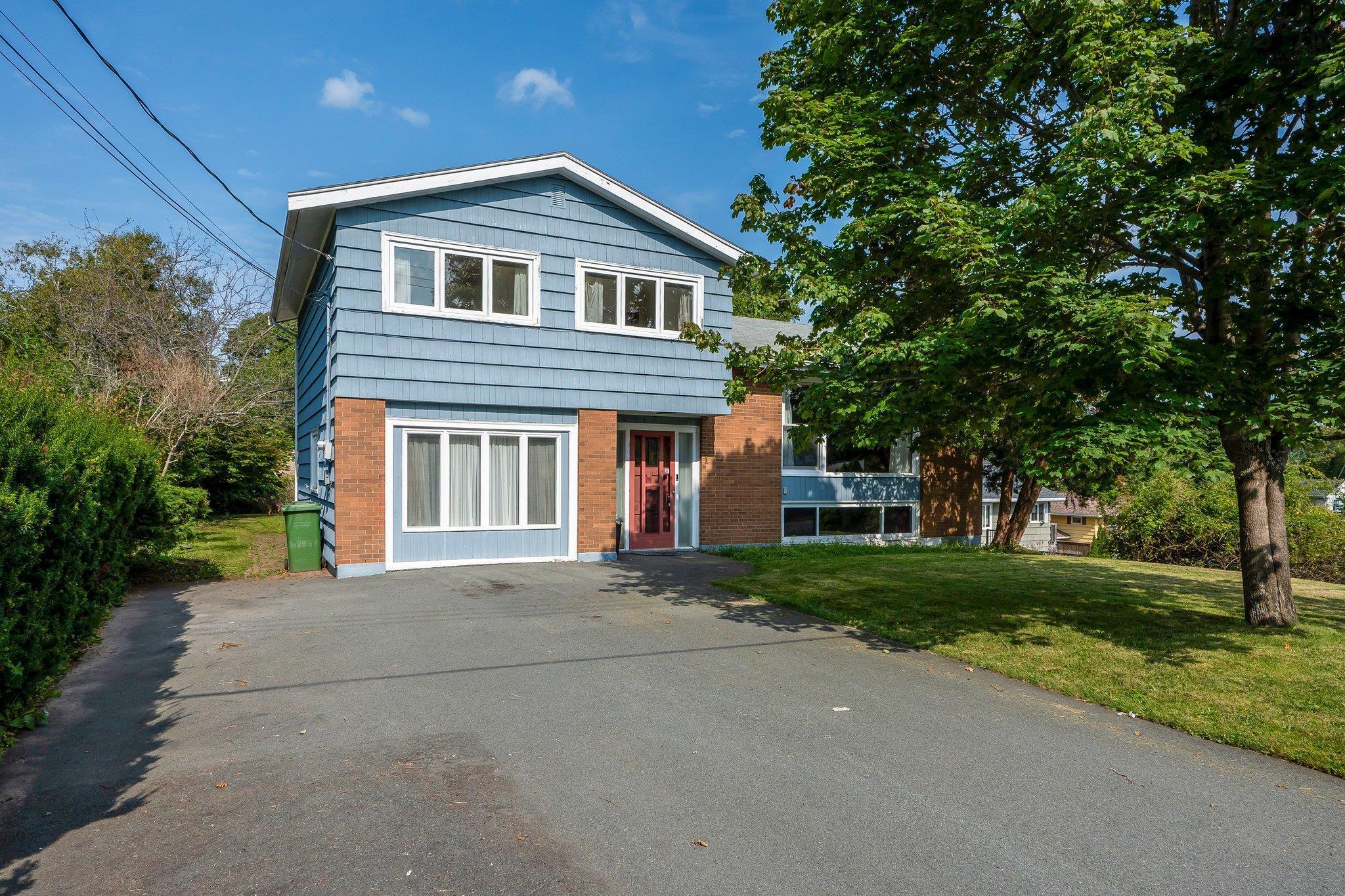 $710,000.00: 1 Shaw Crescent, Halifax