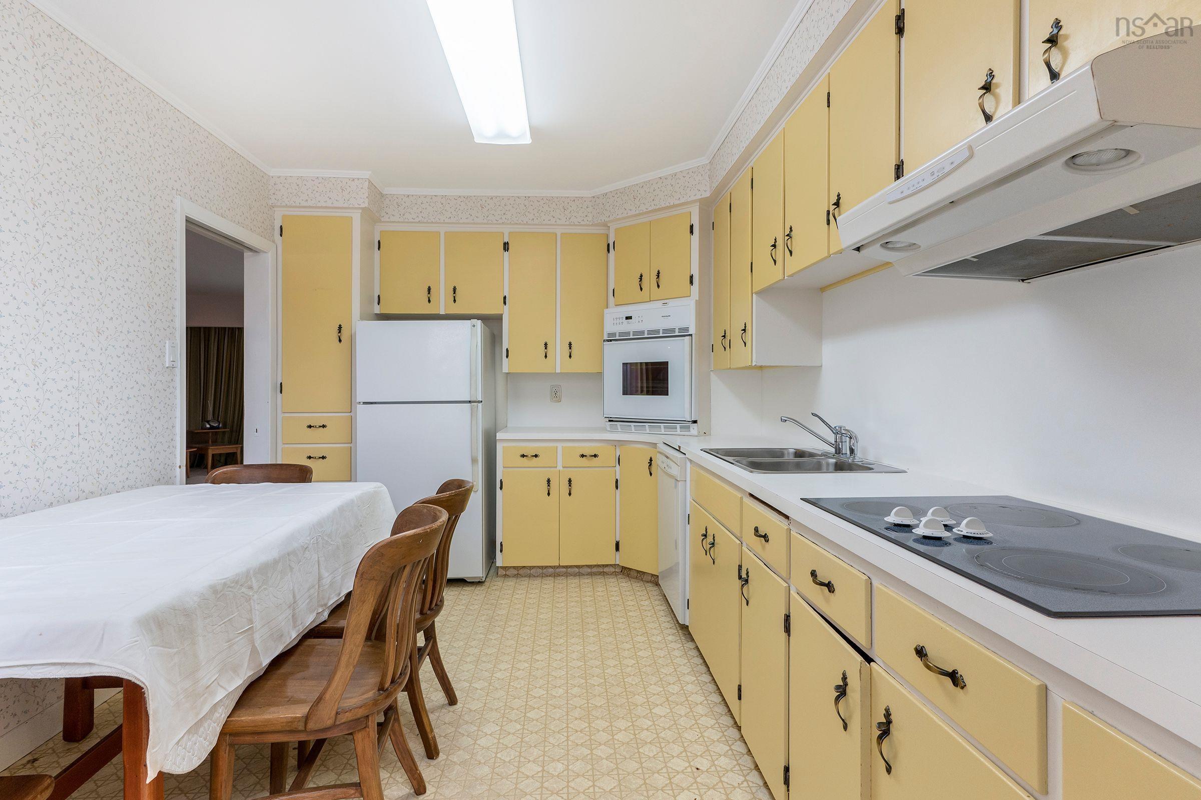 $710,000.00: 1 Shaw Crescent, Halifax