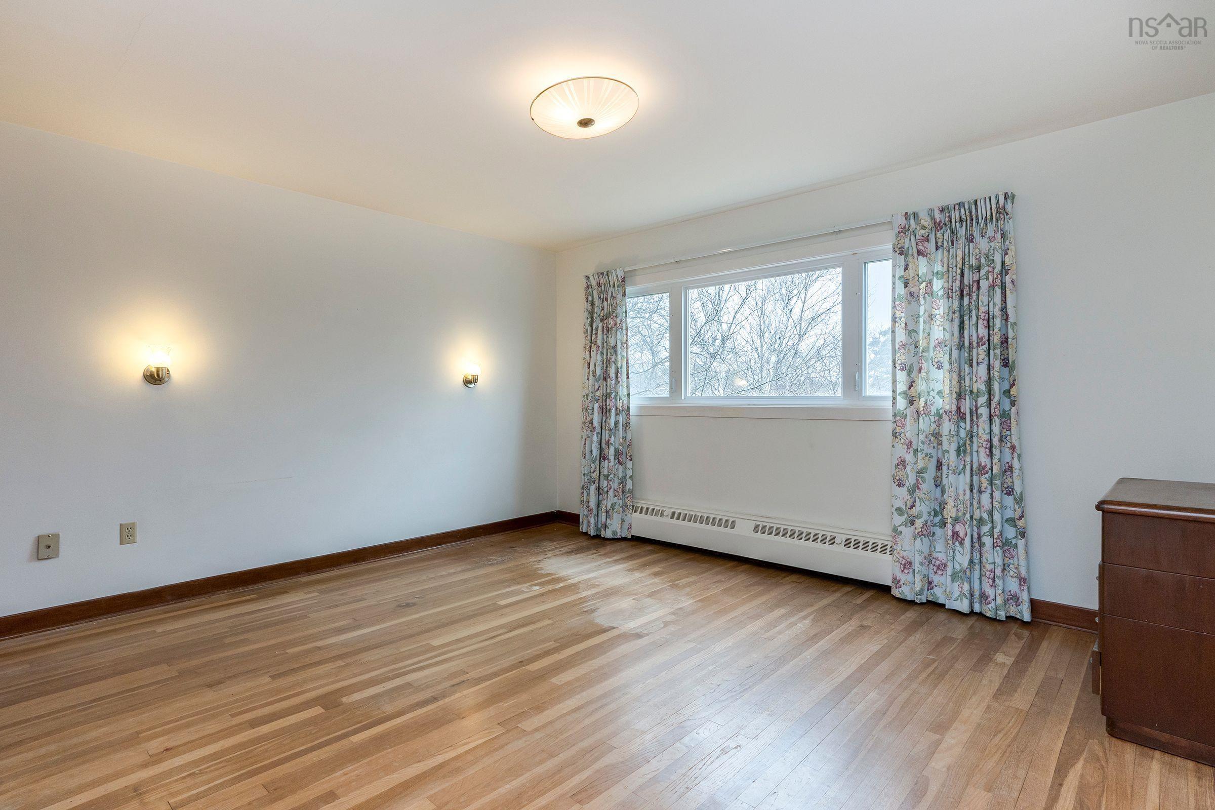 $710,000.00: 1 Shaw Crescent, Halifax