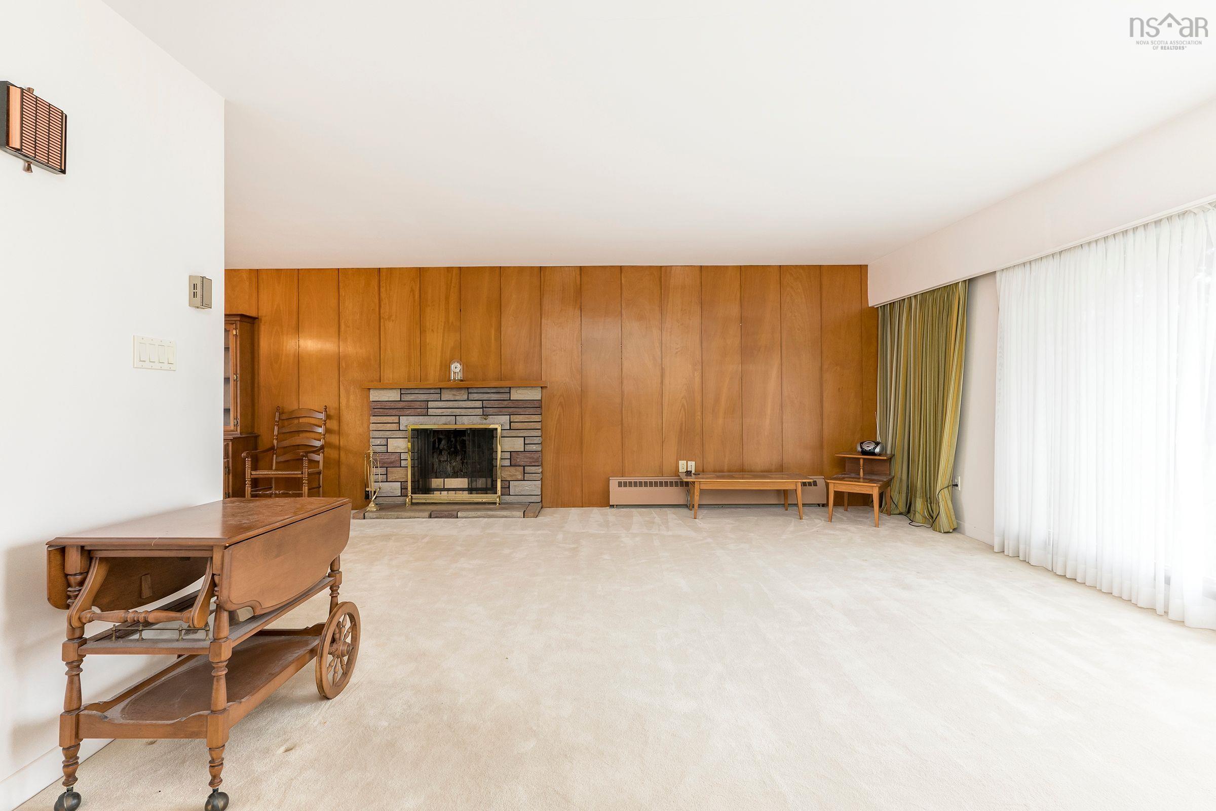 $710,000.00: 1 Shaw Crescent, Halifax