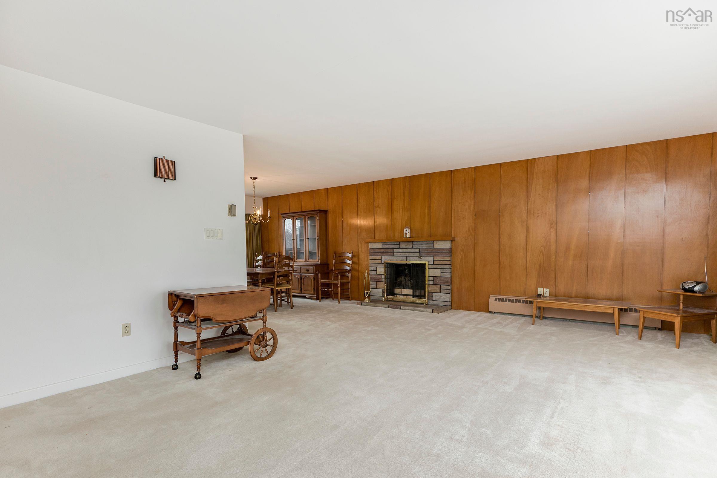 $710,000.00: 1 Shaw Crescent, Halifax