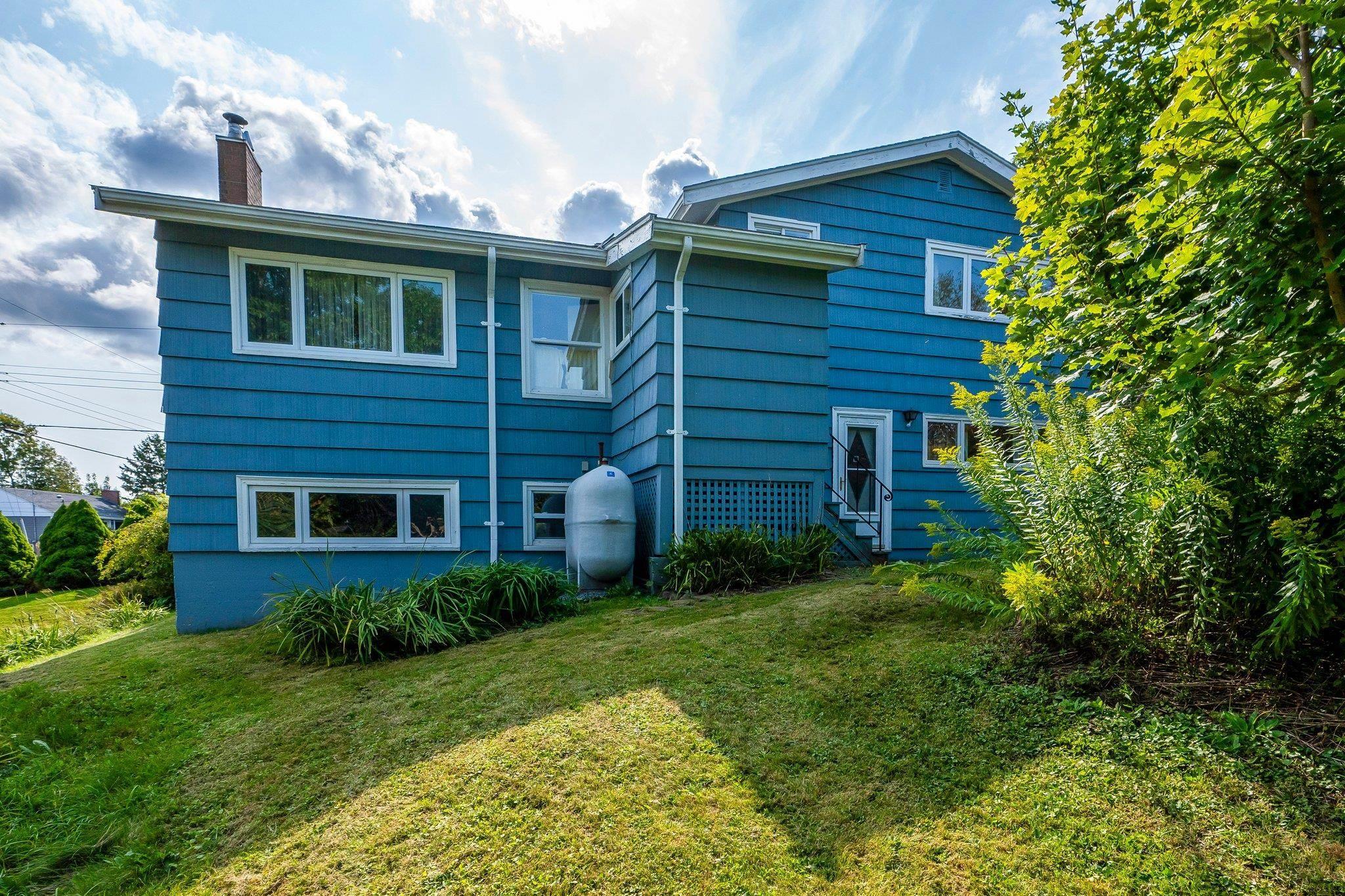 $710,000.00: 1 Shaw Crescent, Halifax