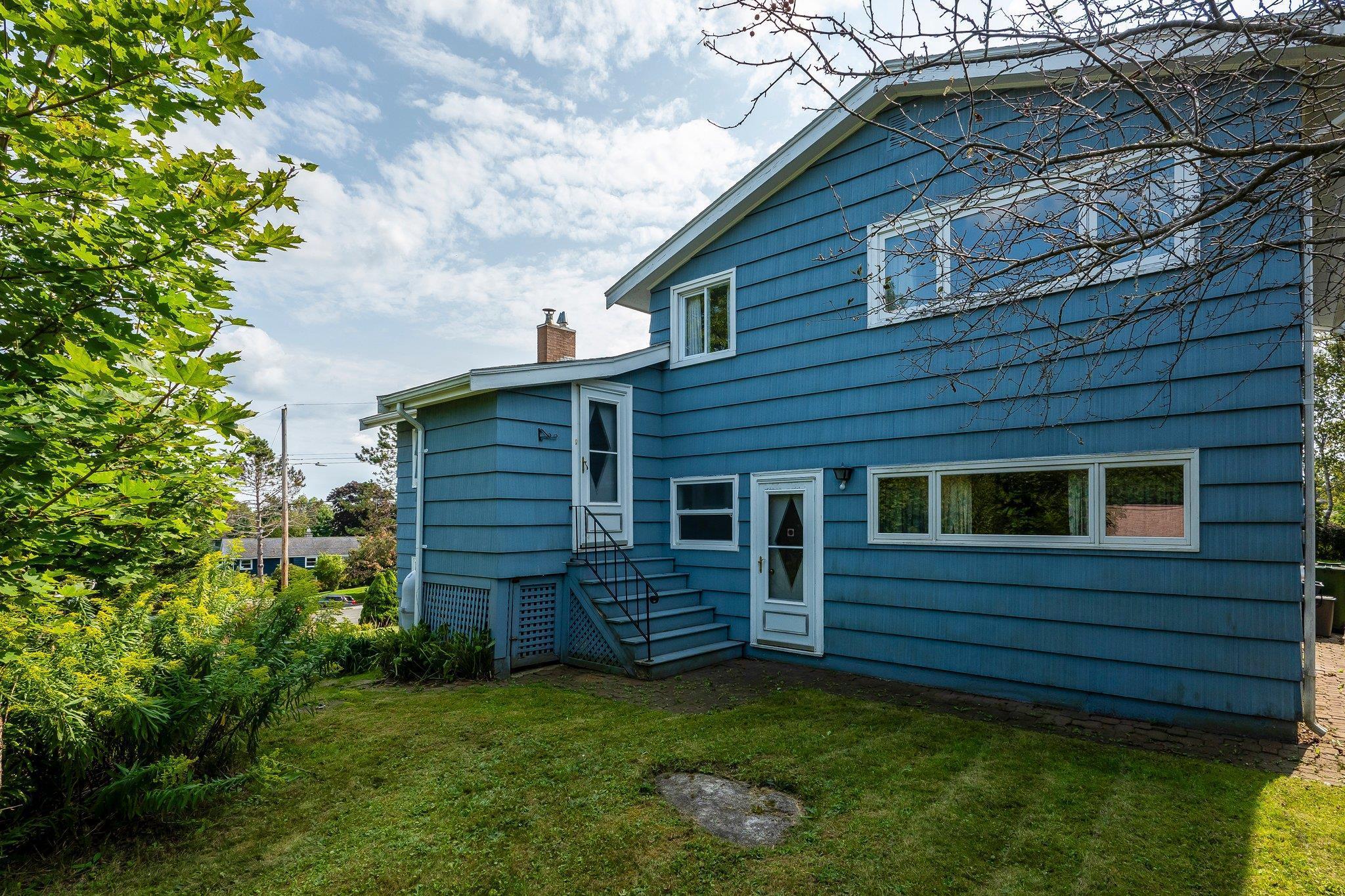$710,000.00: 1 Shaw Crescent, Halifax