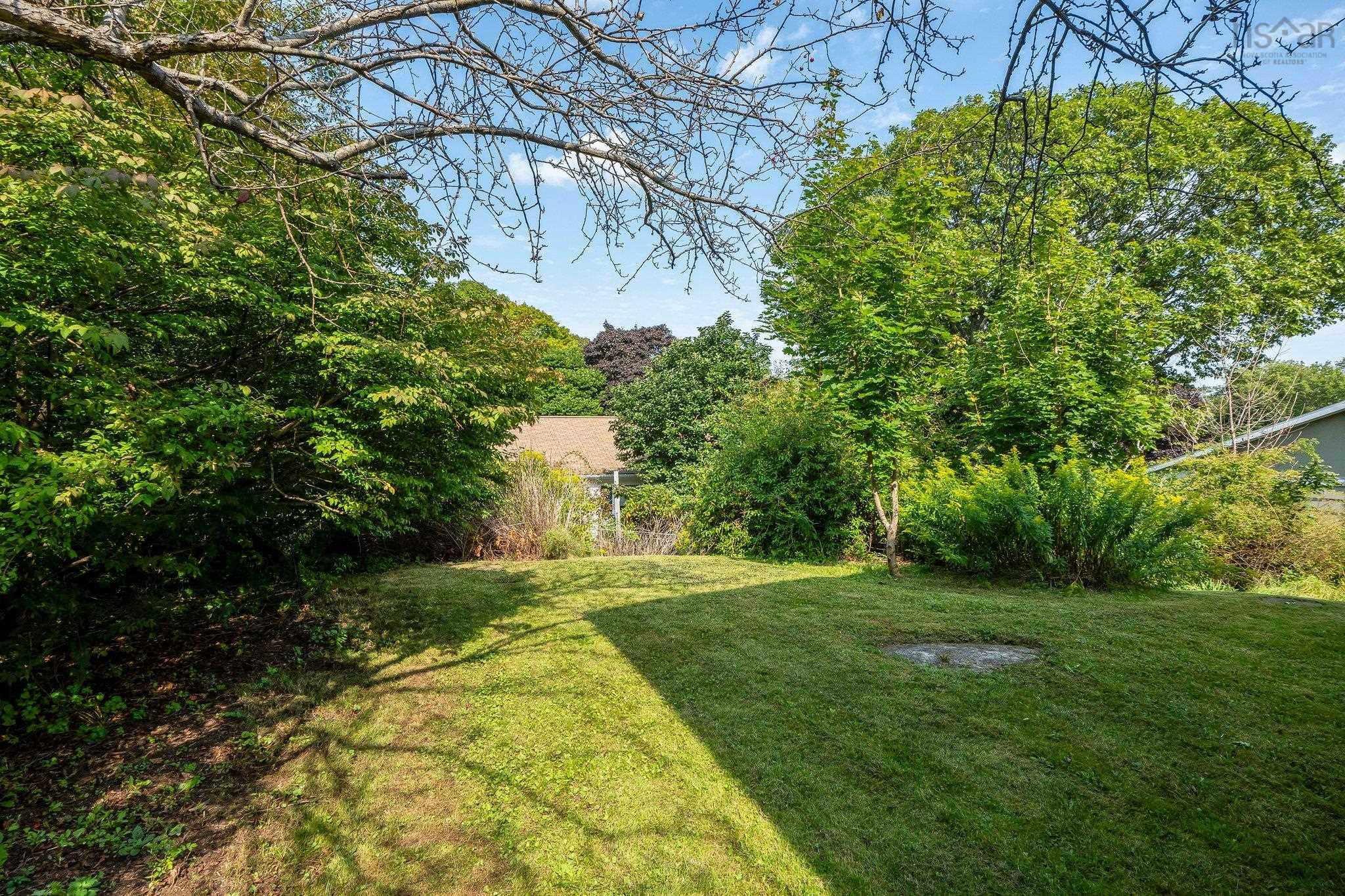 $710,000.00: 1 Shaw Crescent, Halifax