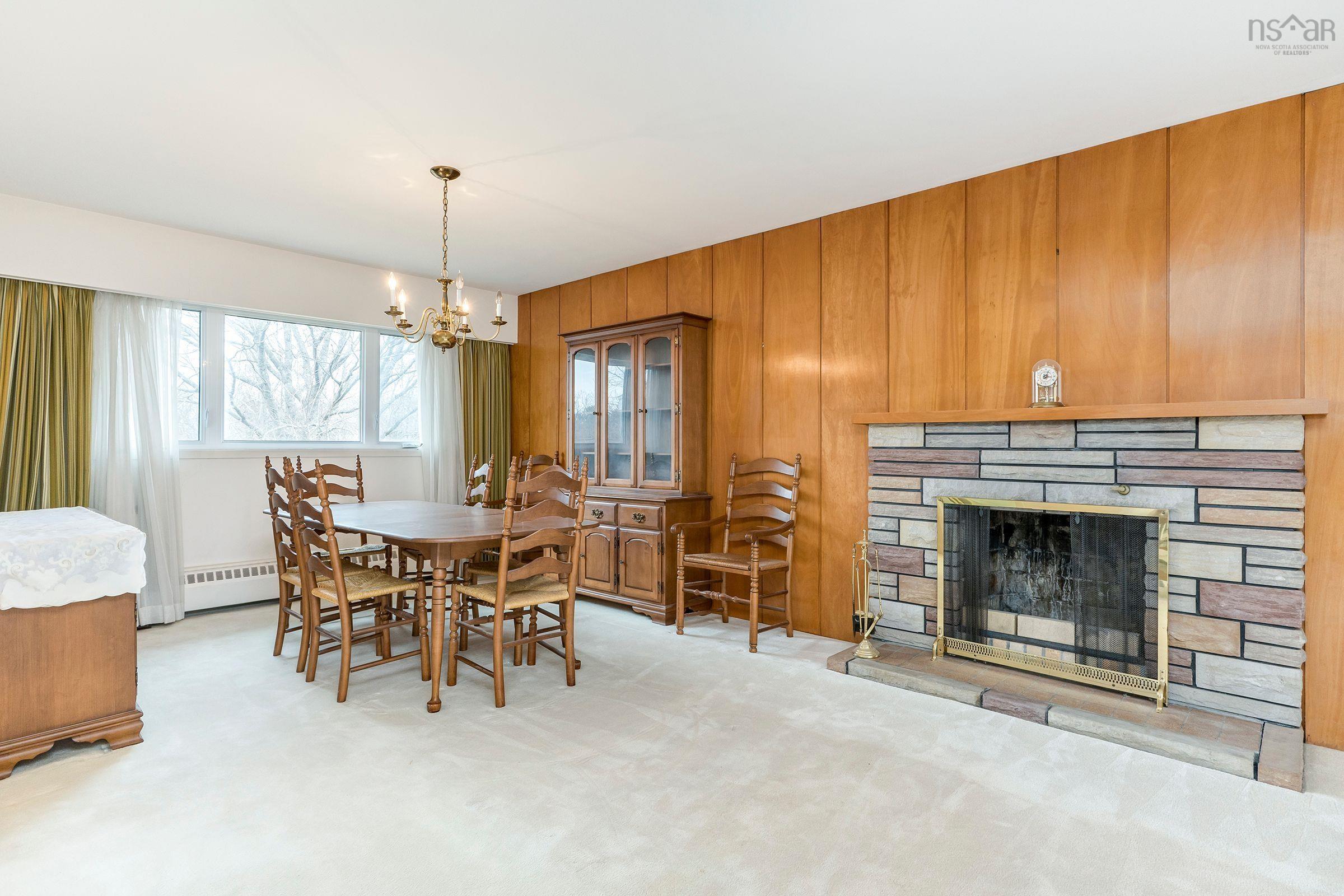 $710,000.00: 1 Shaw Crescent, Halifax
